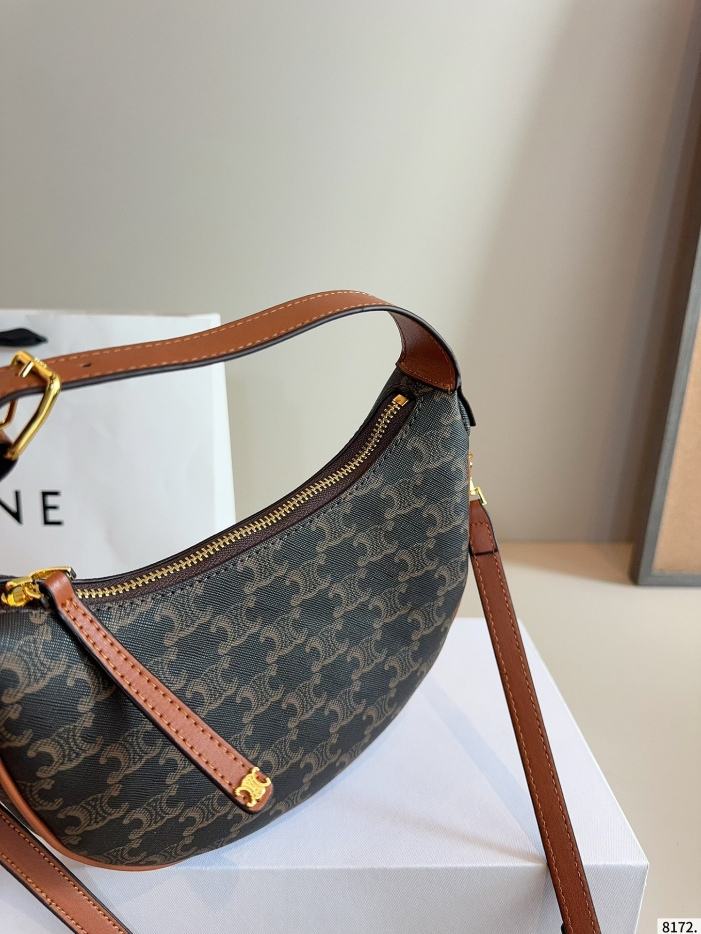 【CELINE公式旗艦店】セリーヌ わきバッグ ショルダーバッグ