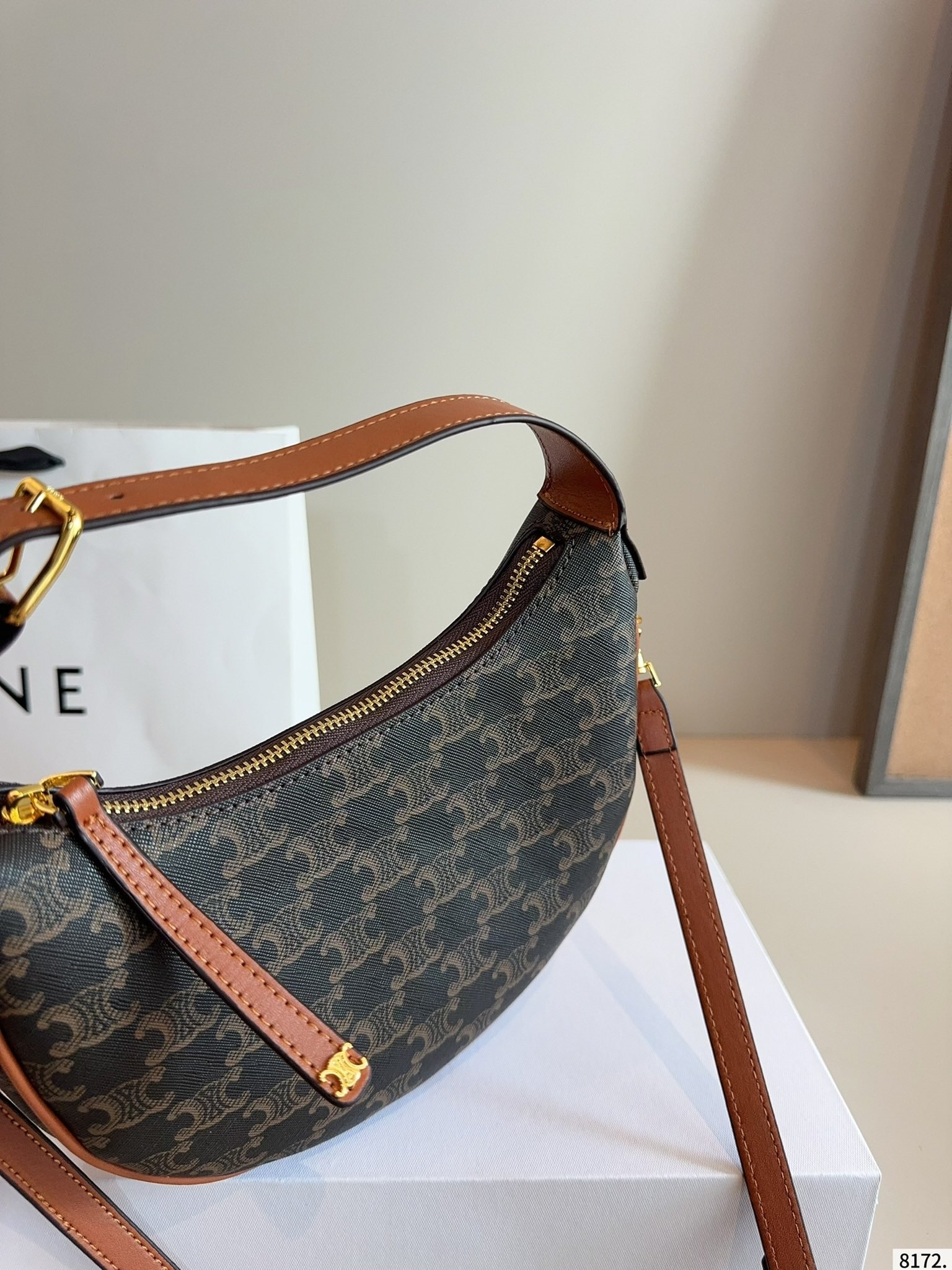 【CELINE公式旗艦店】セリーヌ わきバッグ ショルダーバッグ