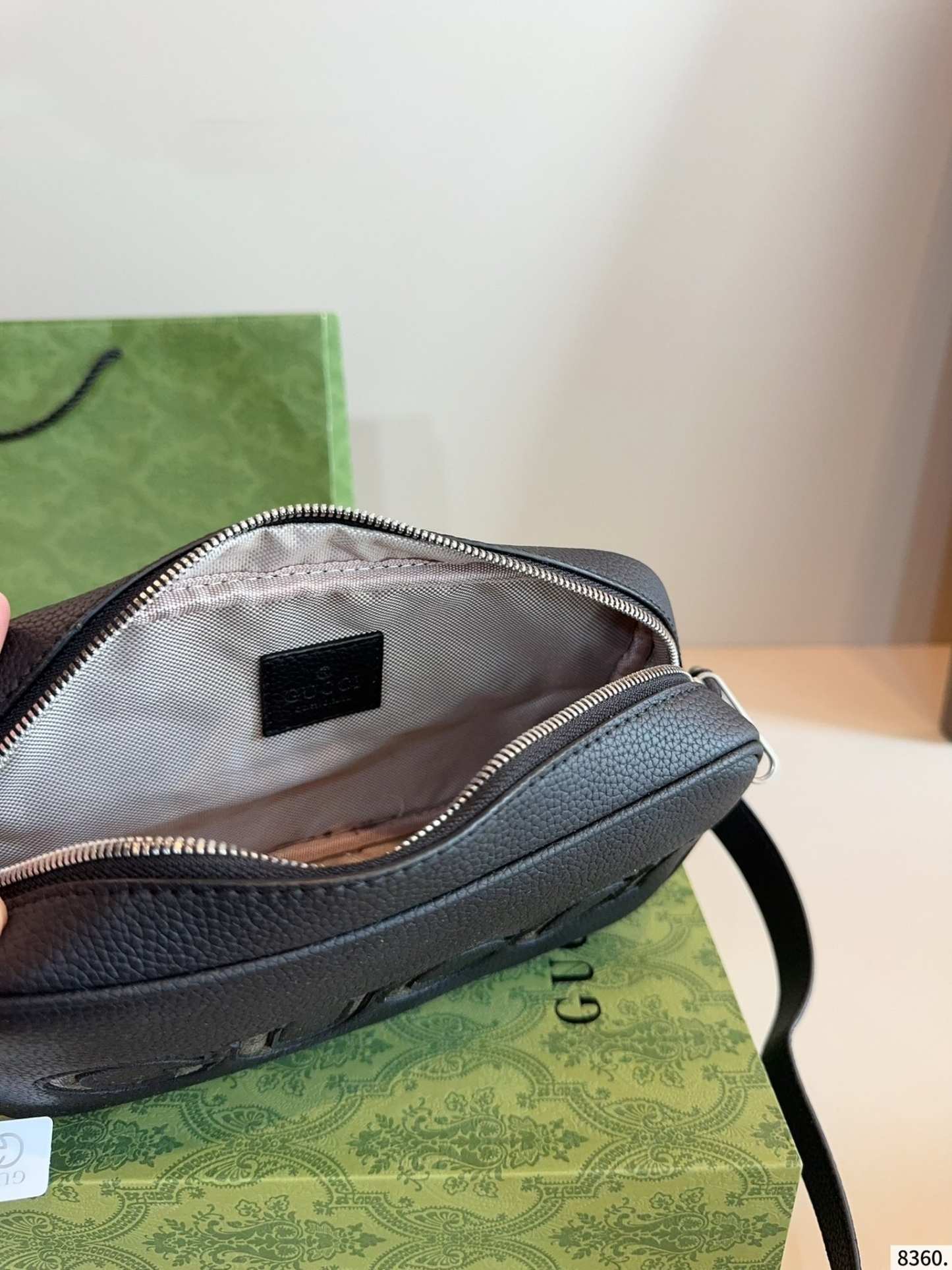 【GUCCI公式旗艦店】グッチ ★大人気 GG カメラバッグ