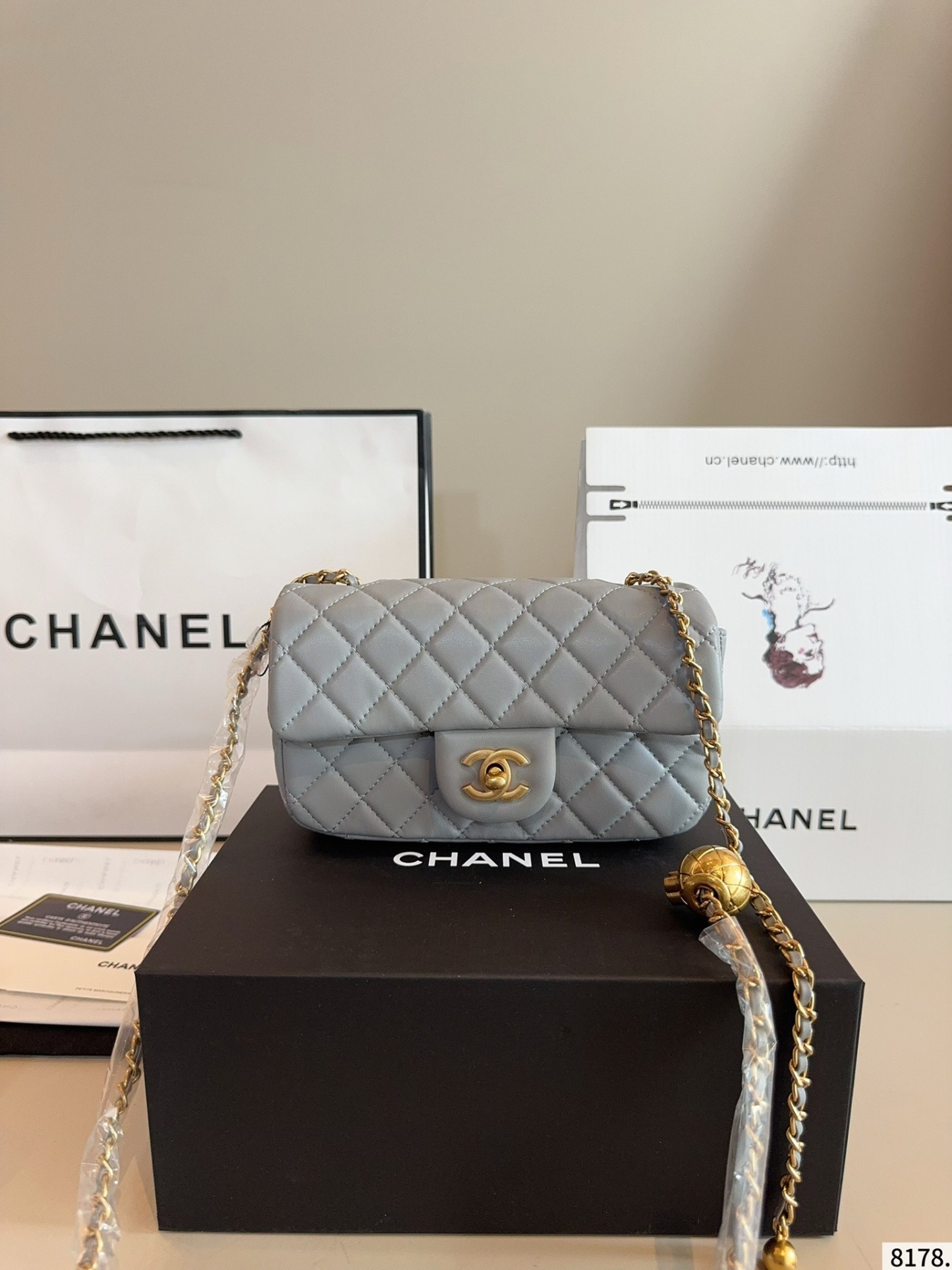 【CHANEL旗艦店】シャネル MINI CF ショルダーバッグ 金のボール