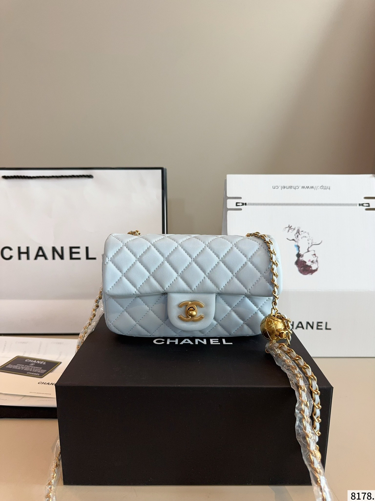 【CHANEL旗艦店】シャネル MINI CF ショルダーバッグ 金のボール