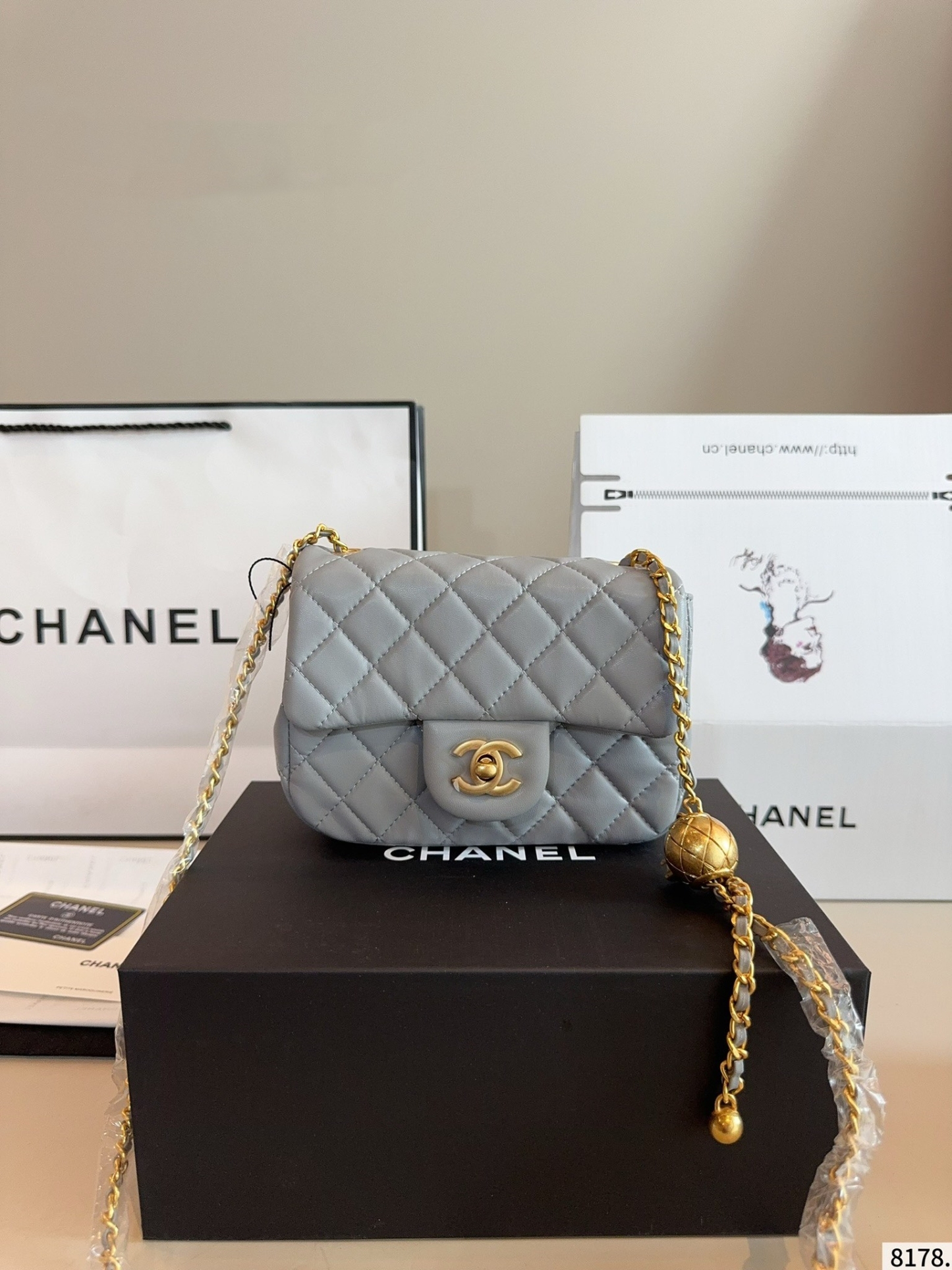【CHANEL旗艦店】シャネル MINI CF ショルダーバッグ 金のボール