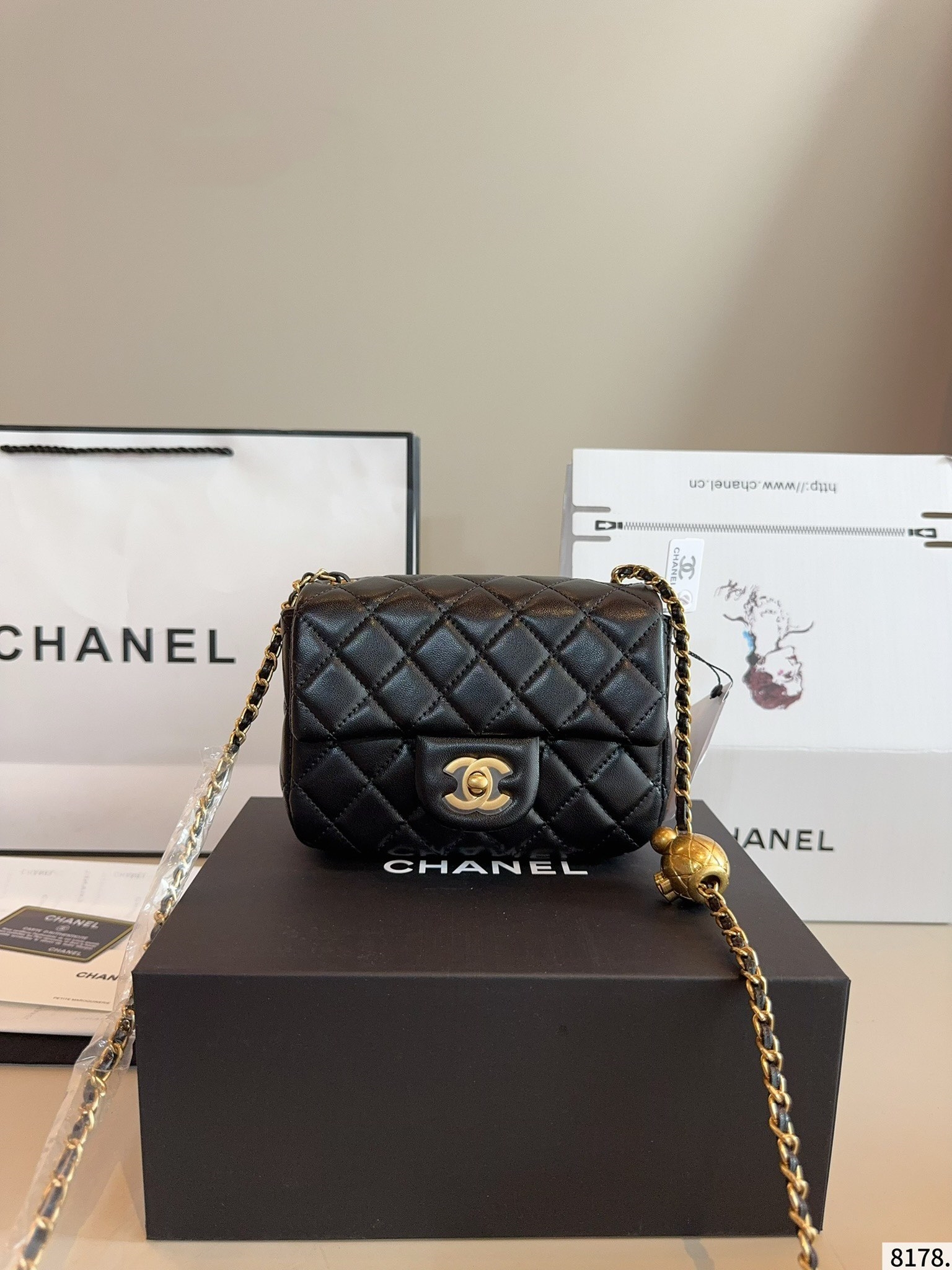 【CHANEL旗艦店】シャネル MINI CF ショルダーバッグ 金のボール