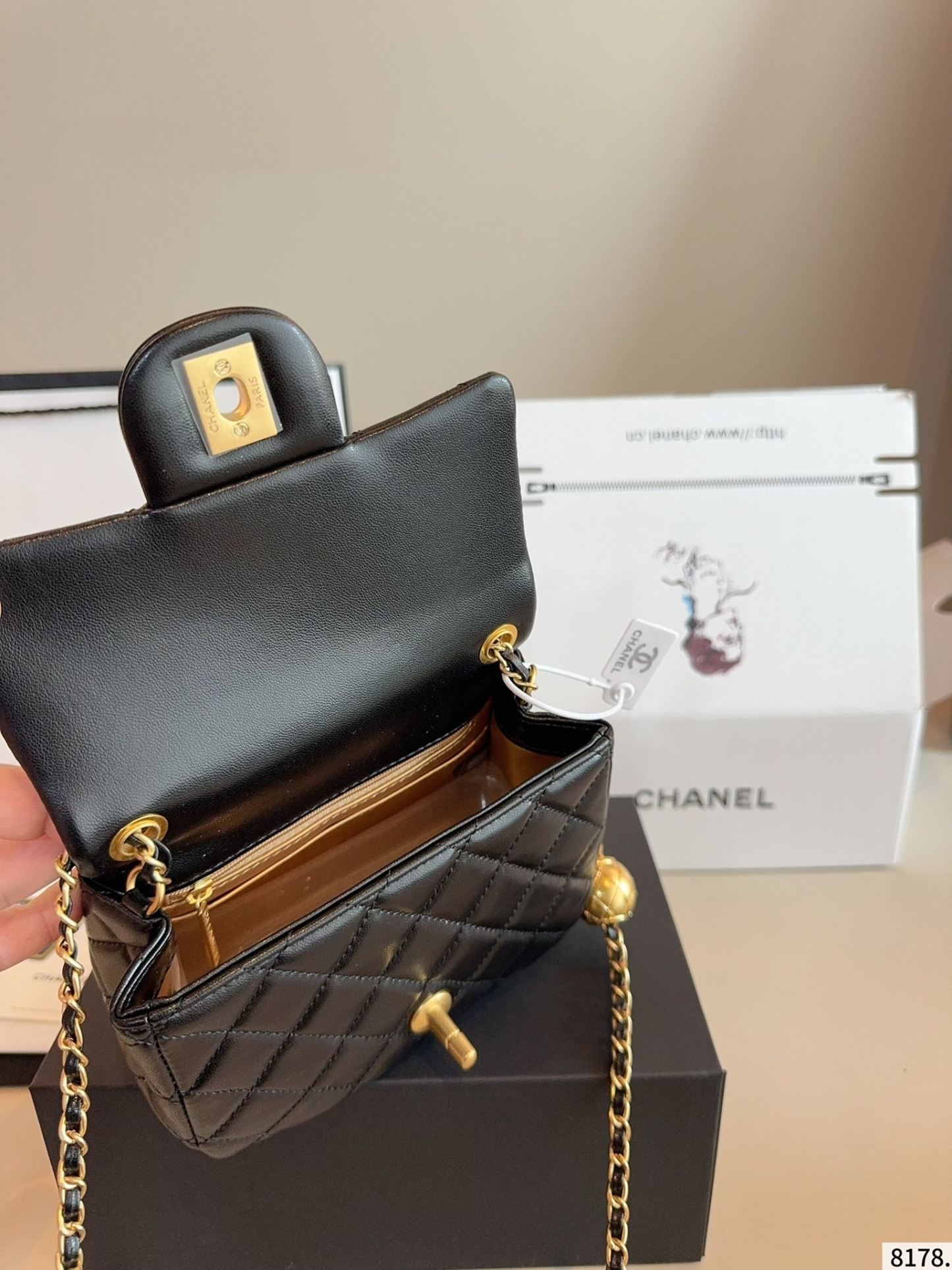 【CHANEL旗艦店】シャネル MINI CF ショルダーバッグ 金のボール