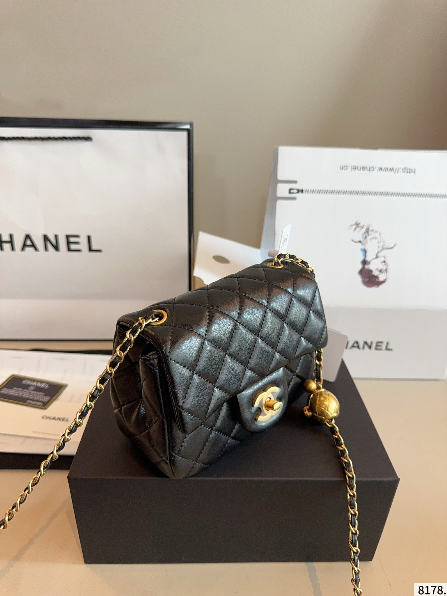 【CHANEL旗艦店】シャネル MINI CF ショルダーバッグ 金のボール