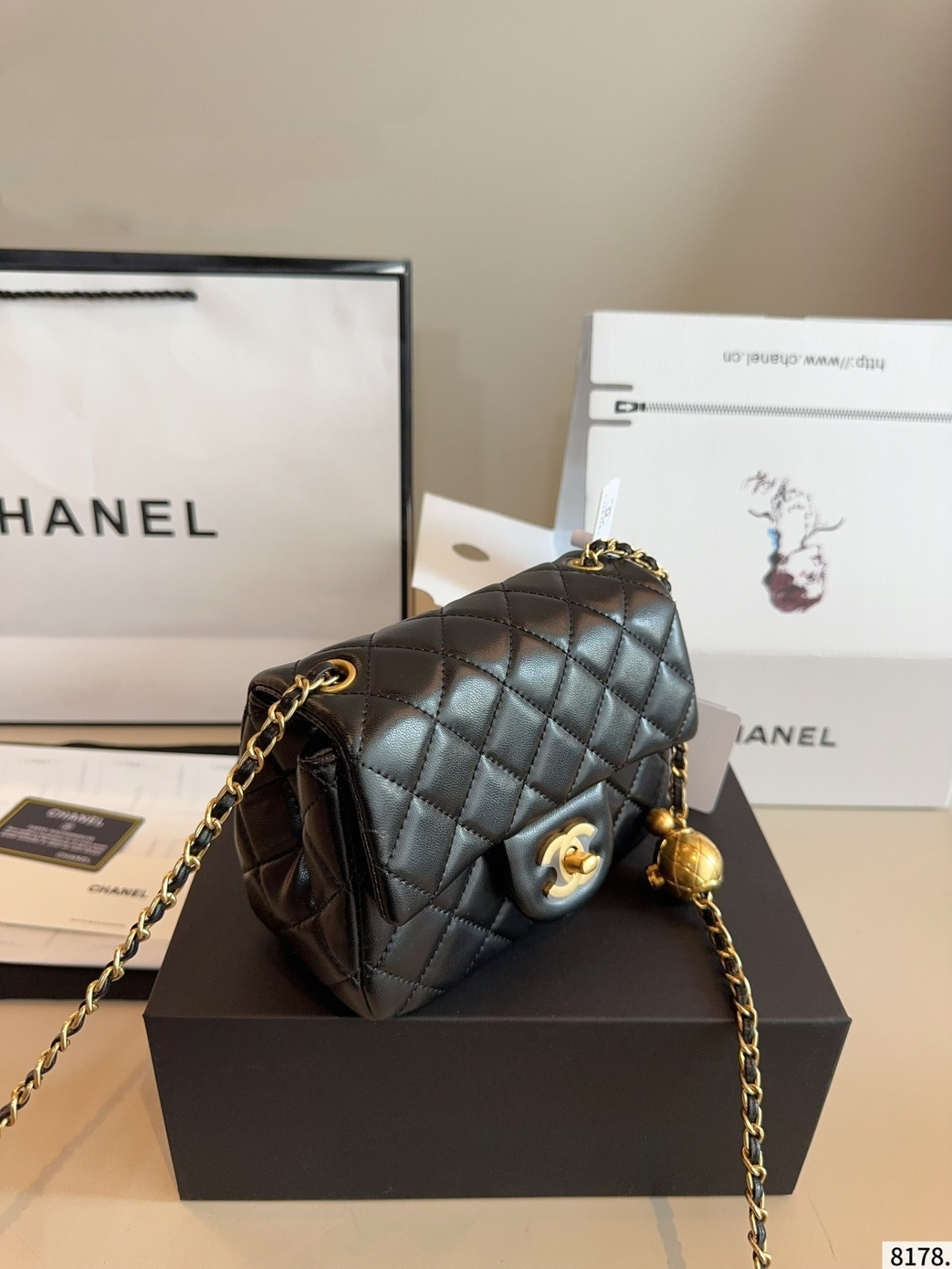 【CHANEL旗艦店】シャネル MINI CF ショルダーバッグ 金のボール