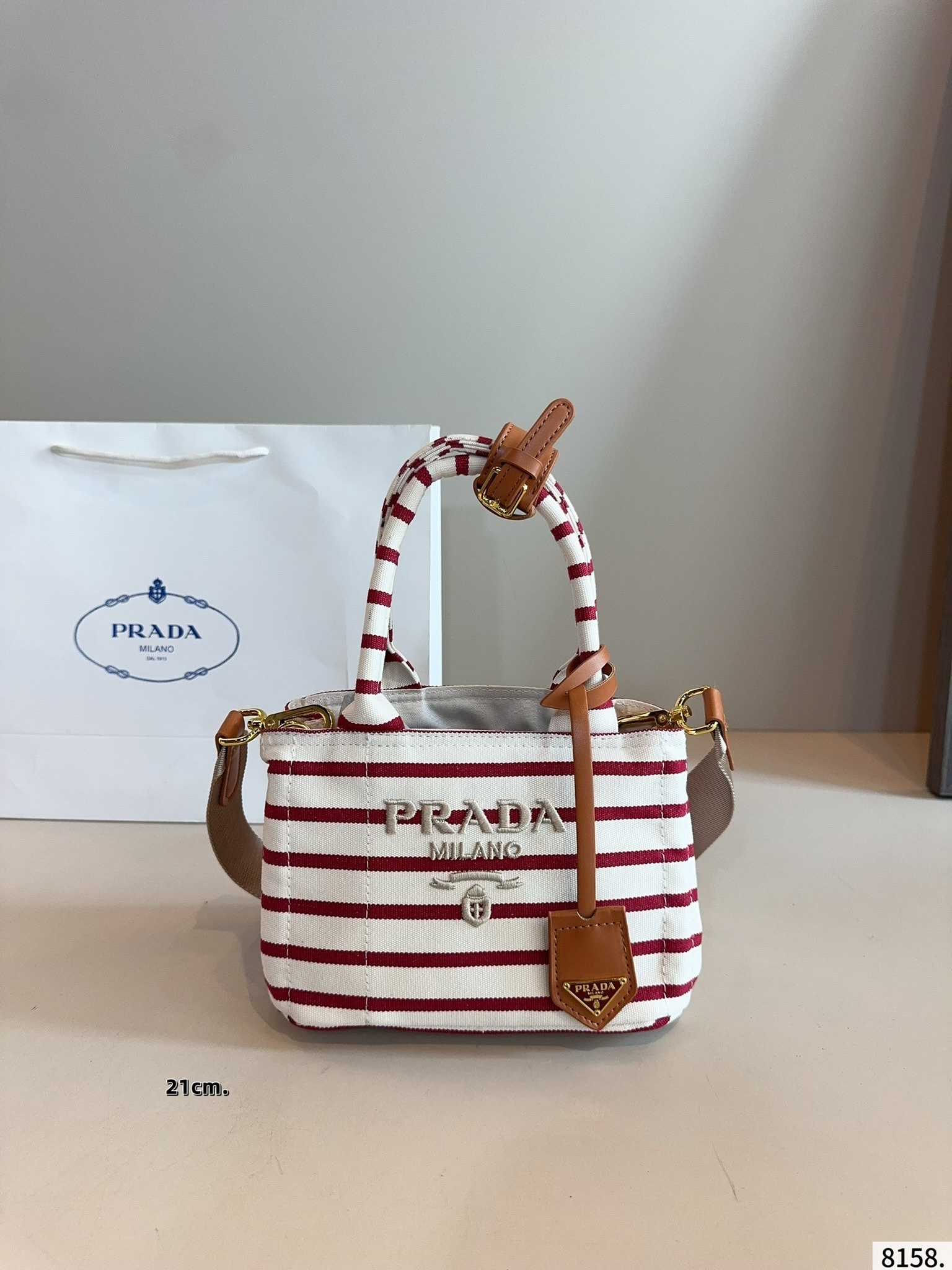 【PRADA公式旗艦店】プラダ ★大人気 ズックのハンドバッグ