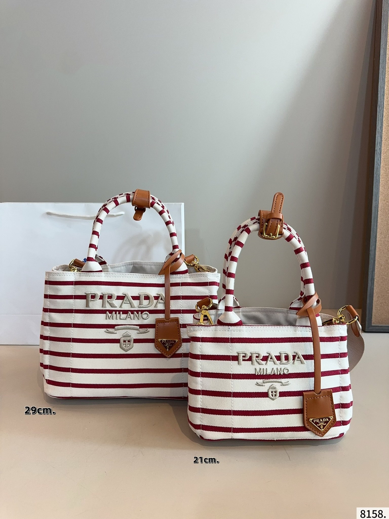 【PRADA公式旗艦店】プラダ ★大人気 ズックのハンドバッグ