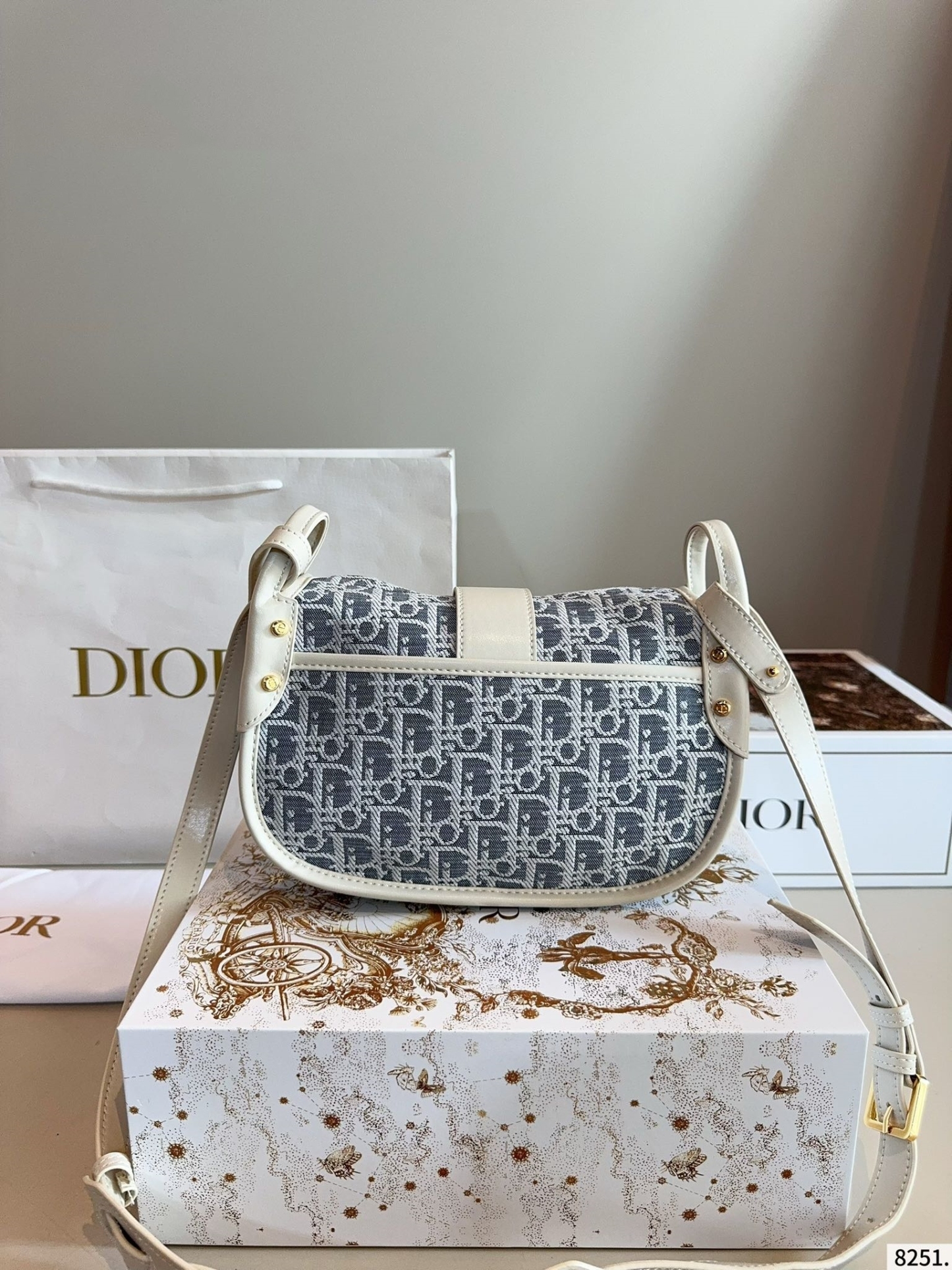 【DIOR旗艦店】ディオール Montaigne 新しいショルダーバッグ