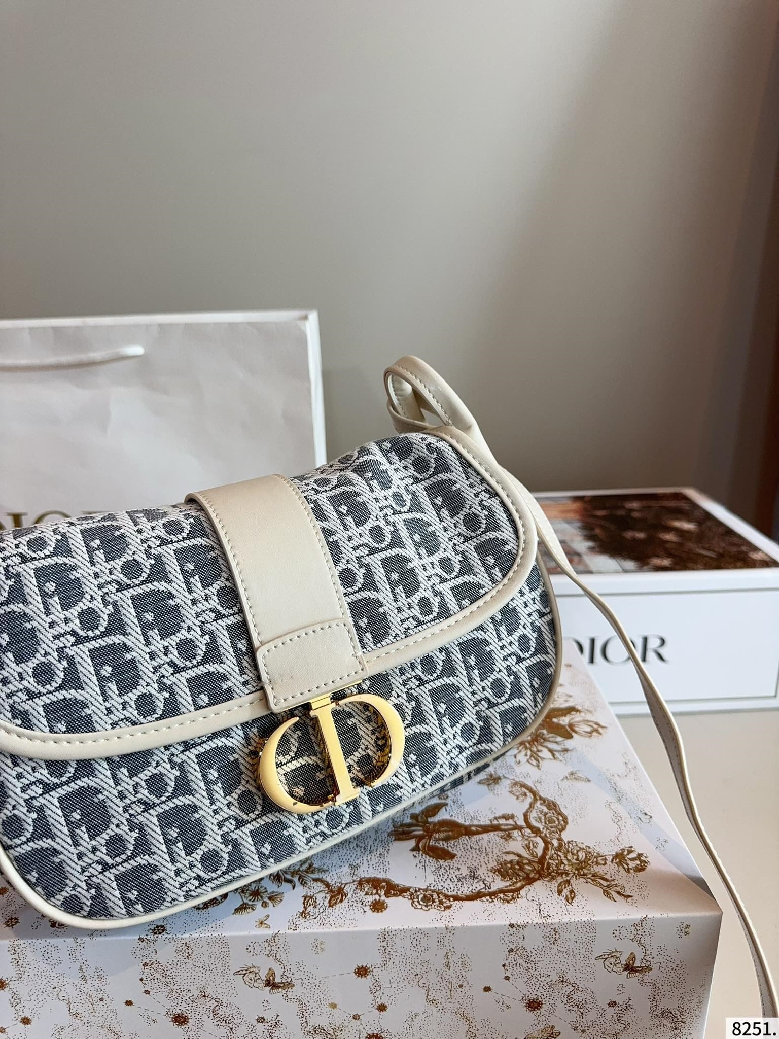 【DIOR旗艦店】ディオール Montaigne 新しいショルダーバッグ