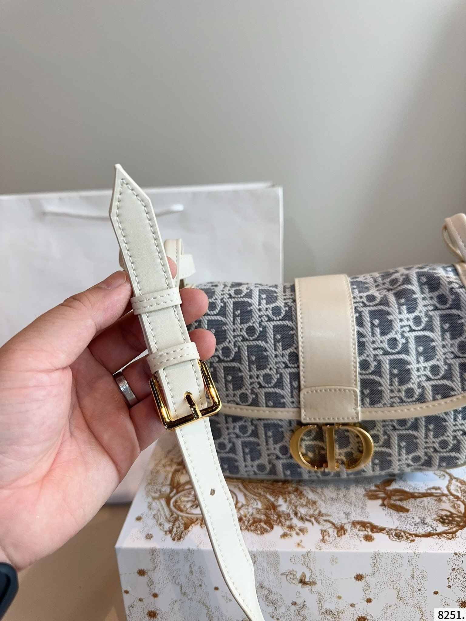 【DIOR旗艦店】ディオール Montaigne 新しいショルダーバッグ