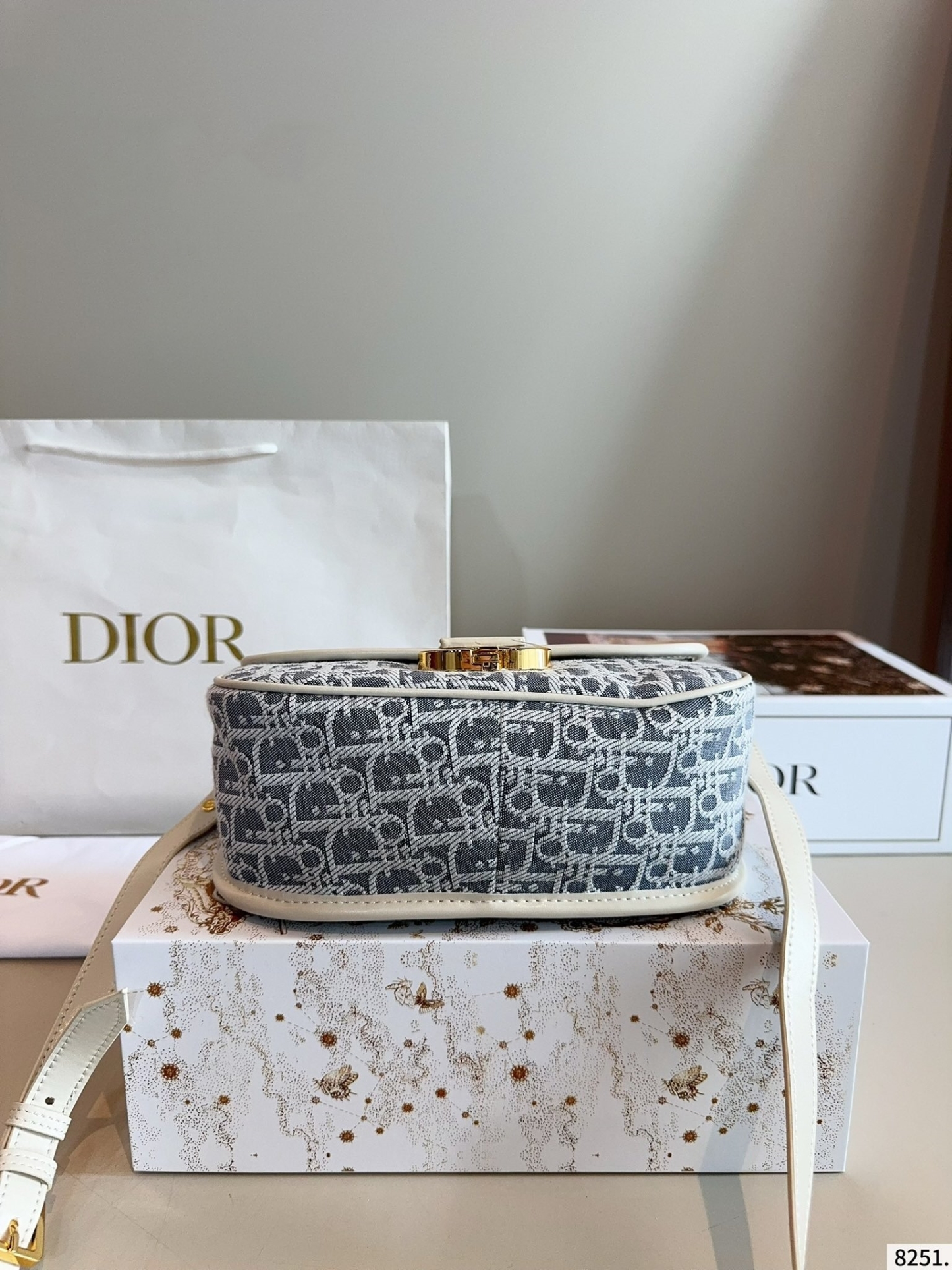 【DIOR旗艦店】ディオール Montaigne 新しいショルダーバッグ