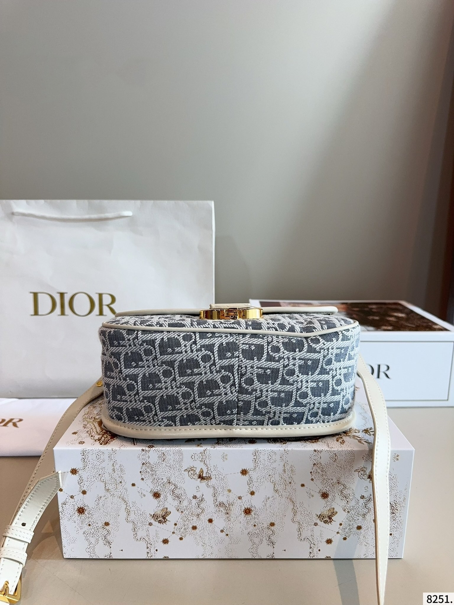 【DIOR旗艦店】ディオール Montaigne 新しいショルダーバッグ