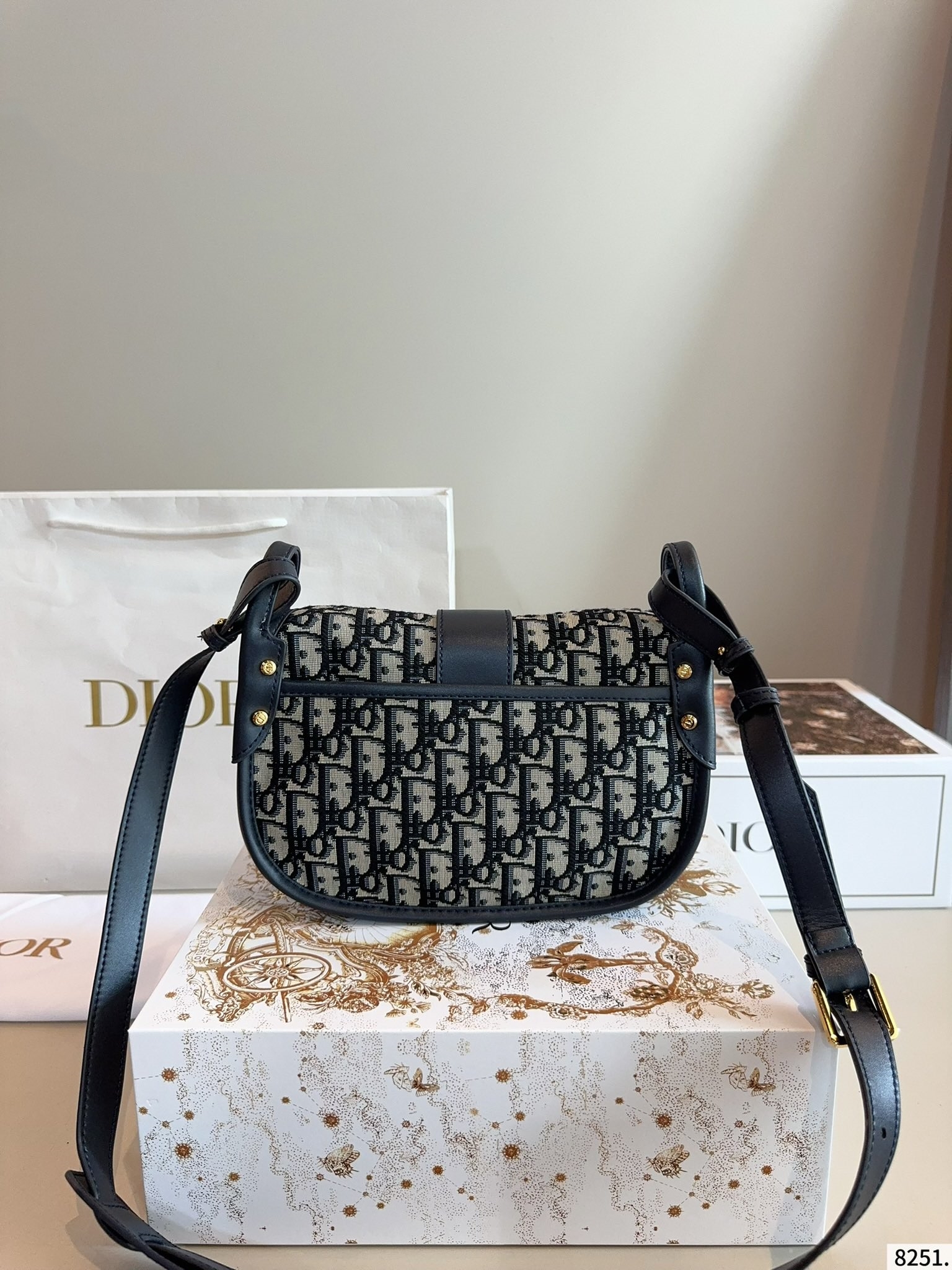 【DIOR旗艦店】ディオール Montaigne 新しいショルダーバッグ