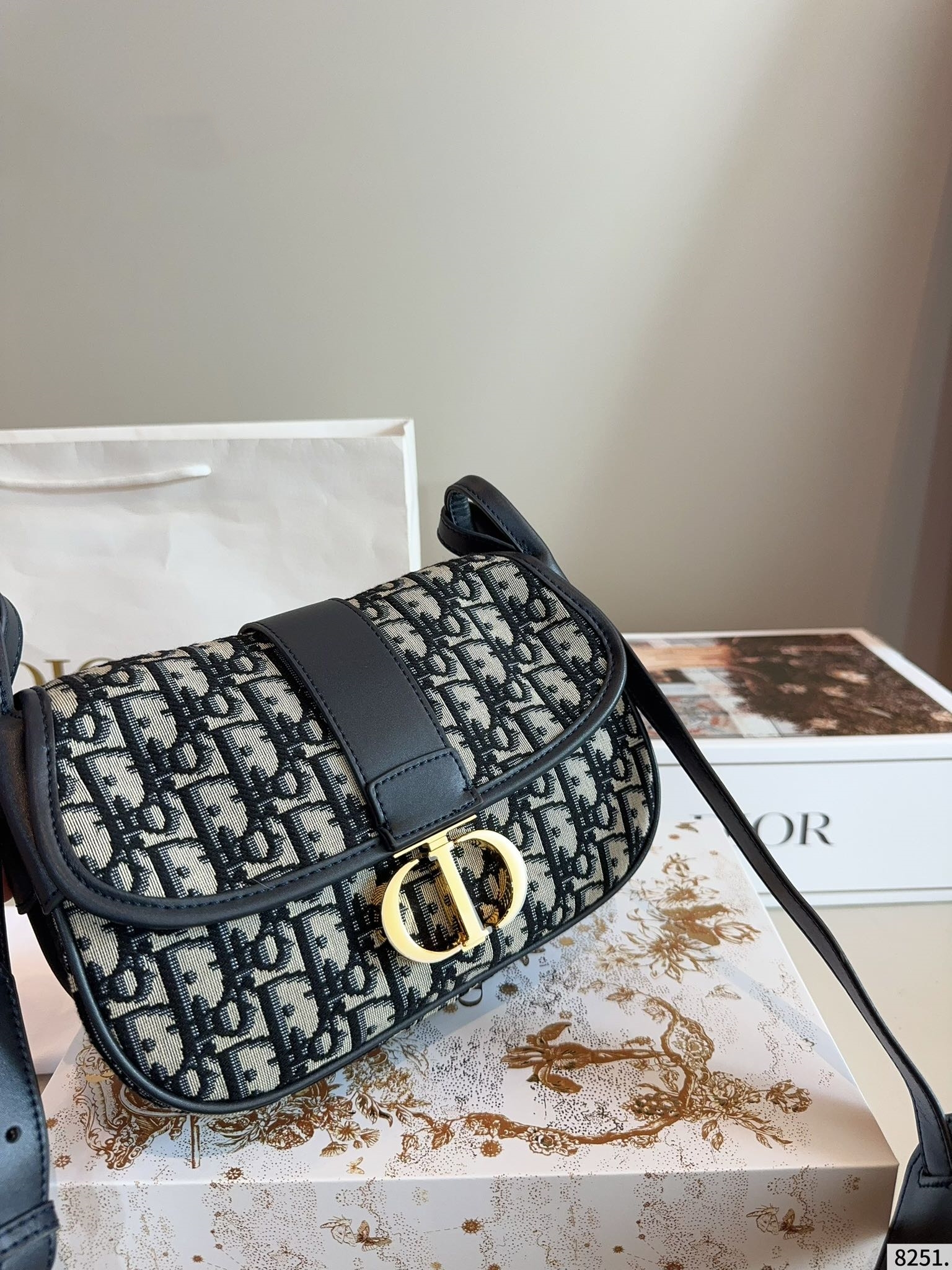 【DIOR旗艦店】ディオール Montaigne 新しいショルダーバッグ