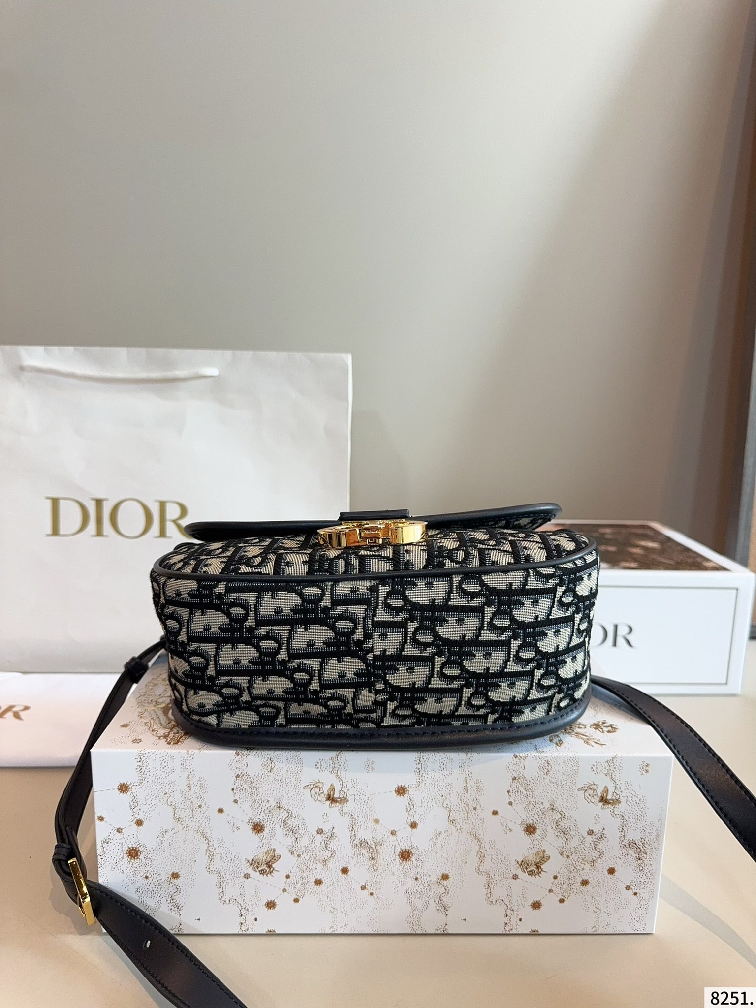 【DIOR旗艦店】ディオール Montaigne 新しいショルダーバッグ