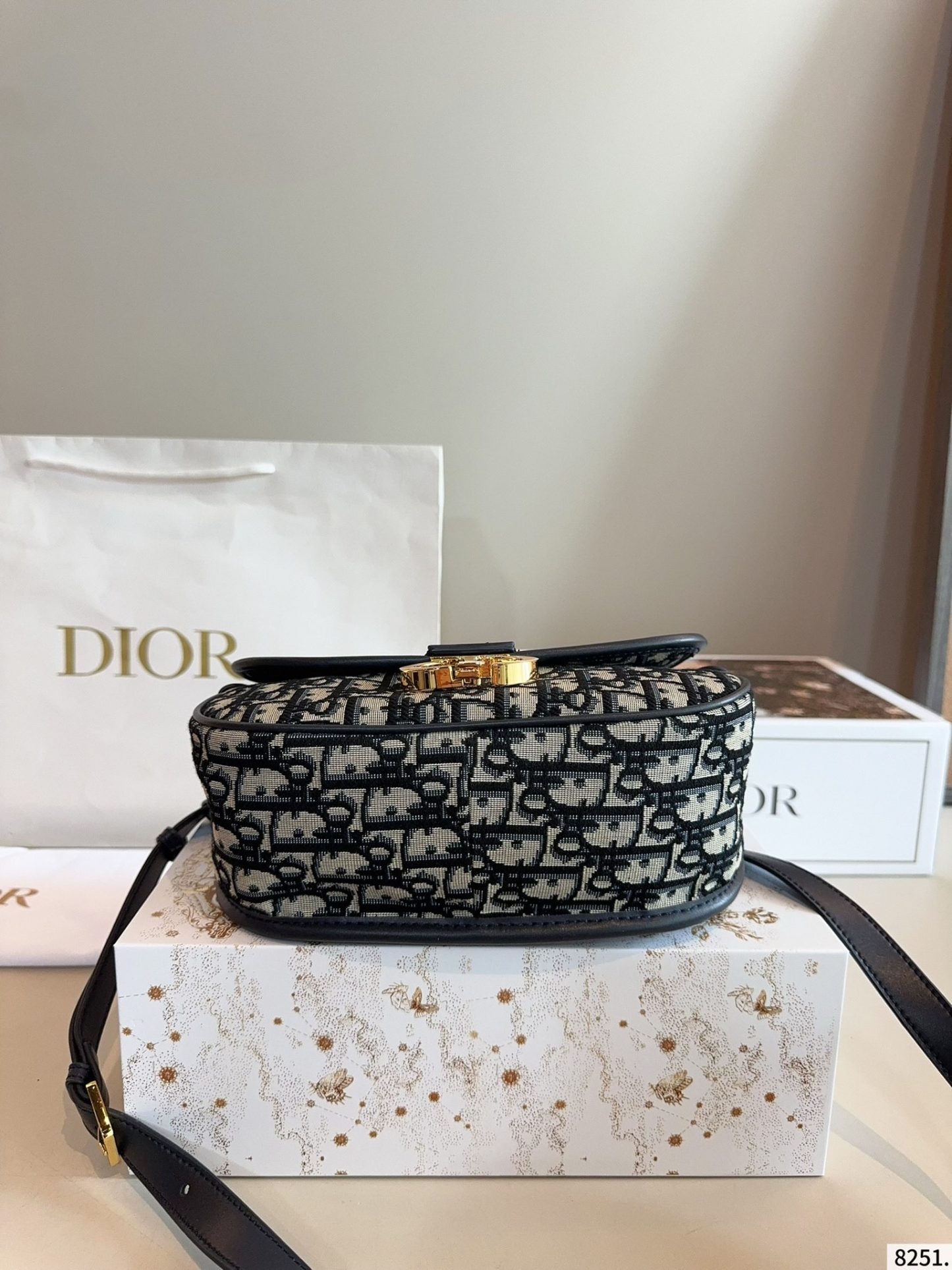 【DIOR旗艦店】ディオール Montaigne 新しいショルダーバッグ