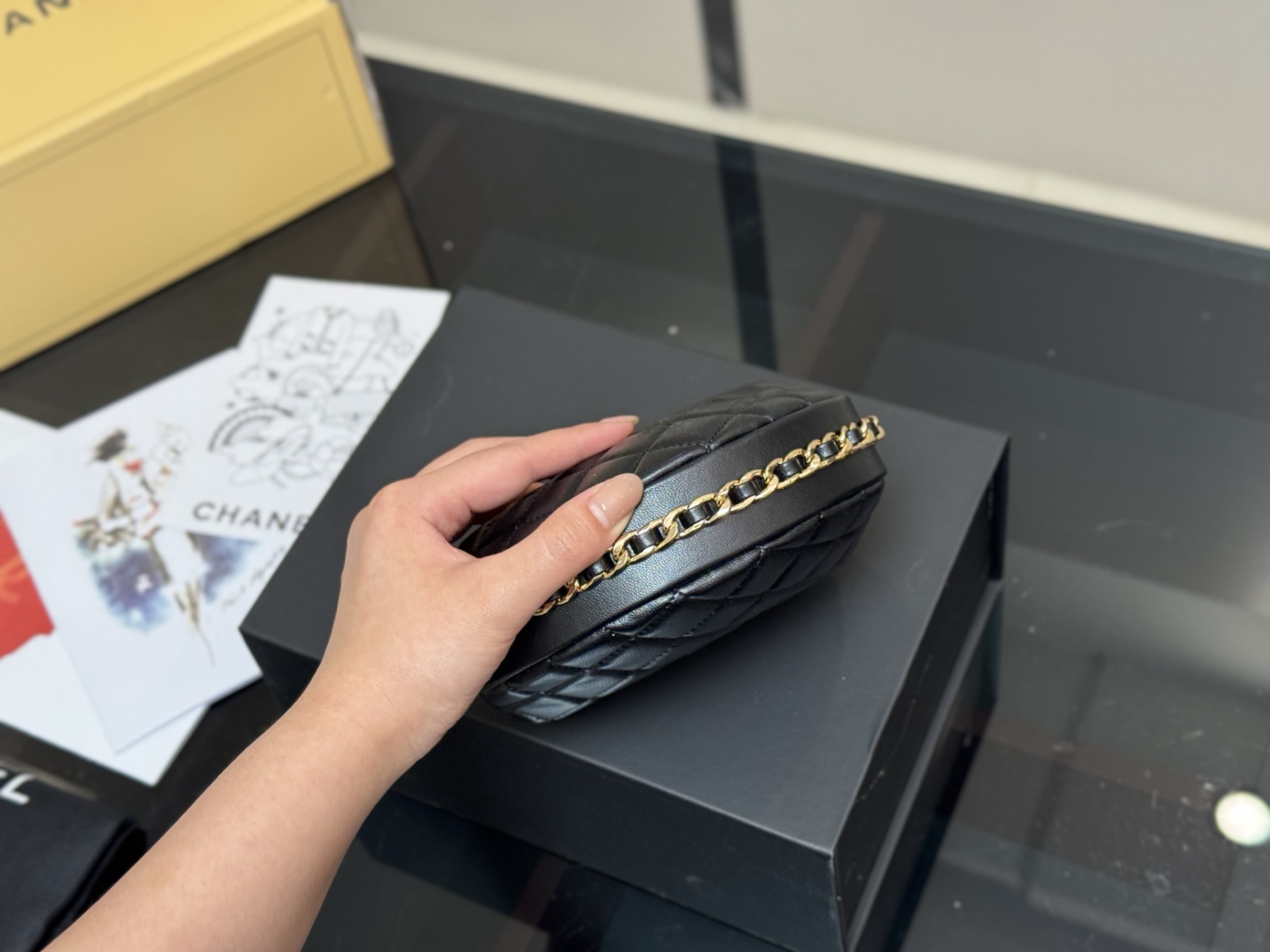 【CHANEL公式旗艦店】シャネル 23C pouch ハンドバッグ