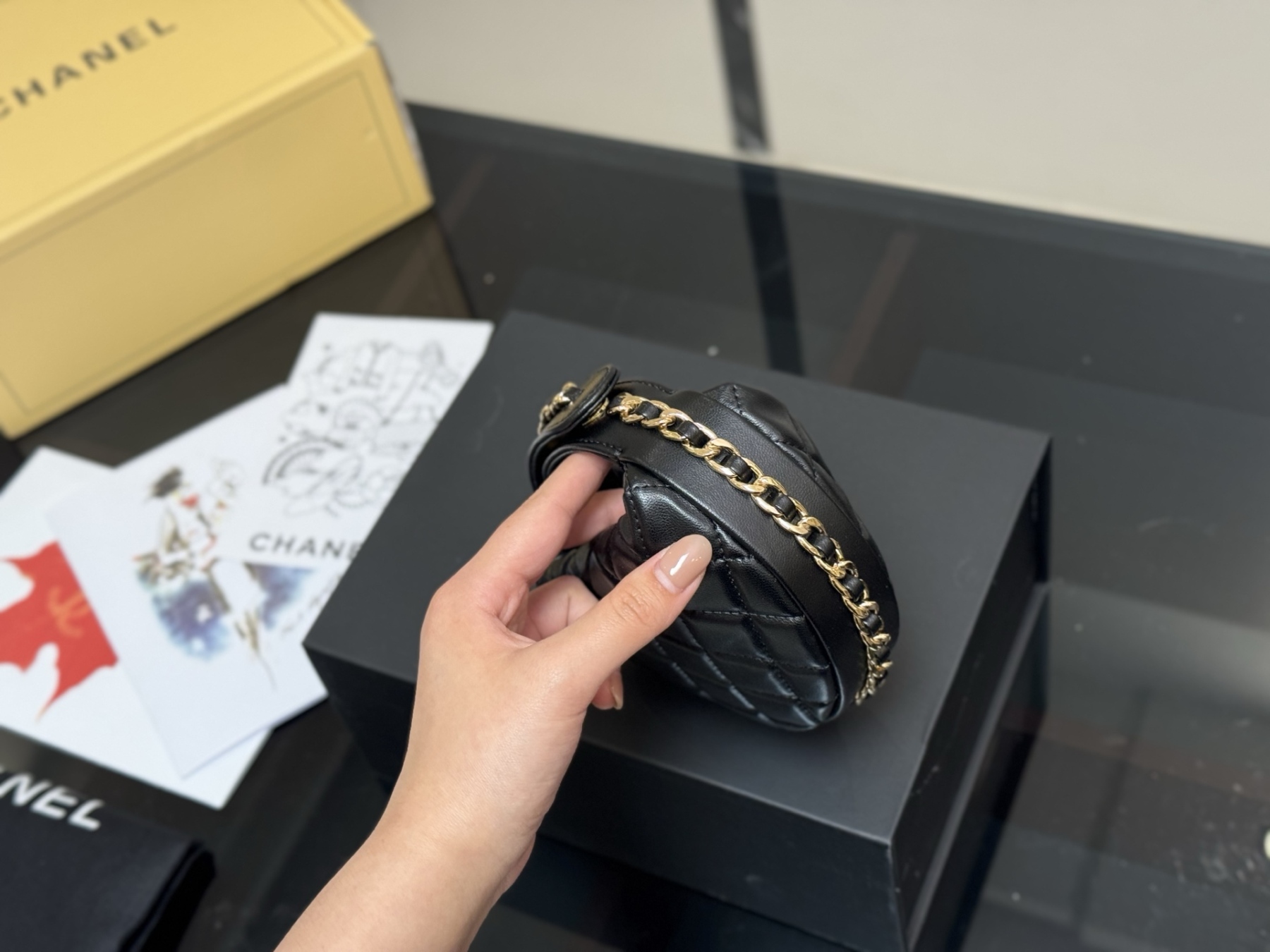 【CHANEL公式旗艦店】シャネル 23C pouch ハンドバッグ