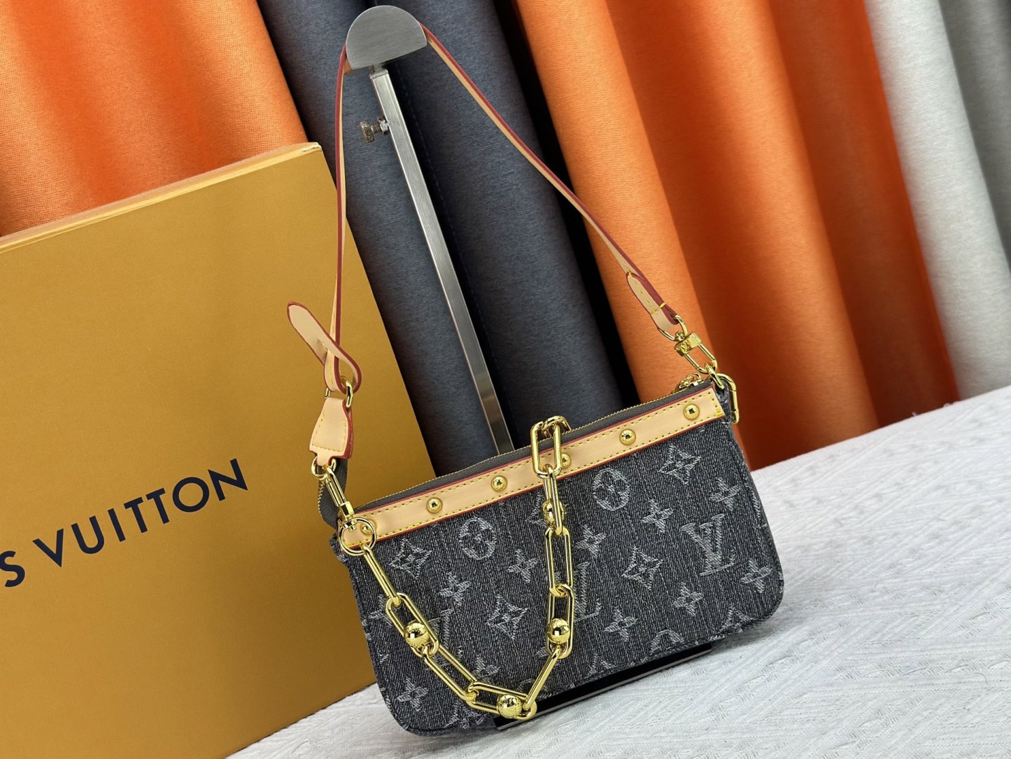 LOUIS VUITTON ルイヴィトン Pochette Accessoires デニムバッグ M13404