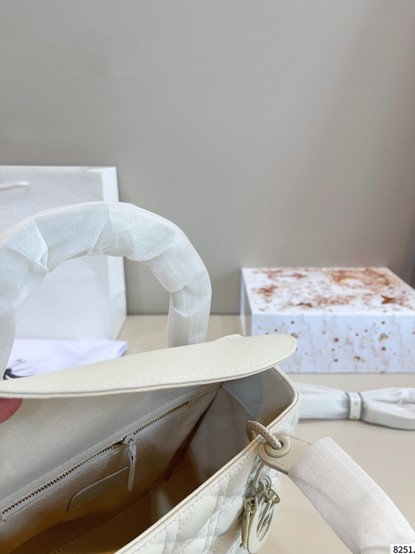 【DIOR旗艦店】ディオール Lady ハンドバッグ 23*12*20cm