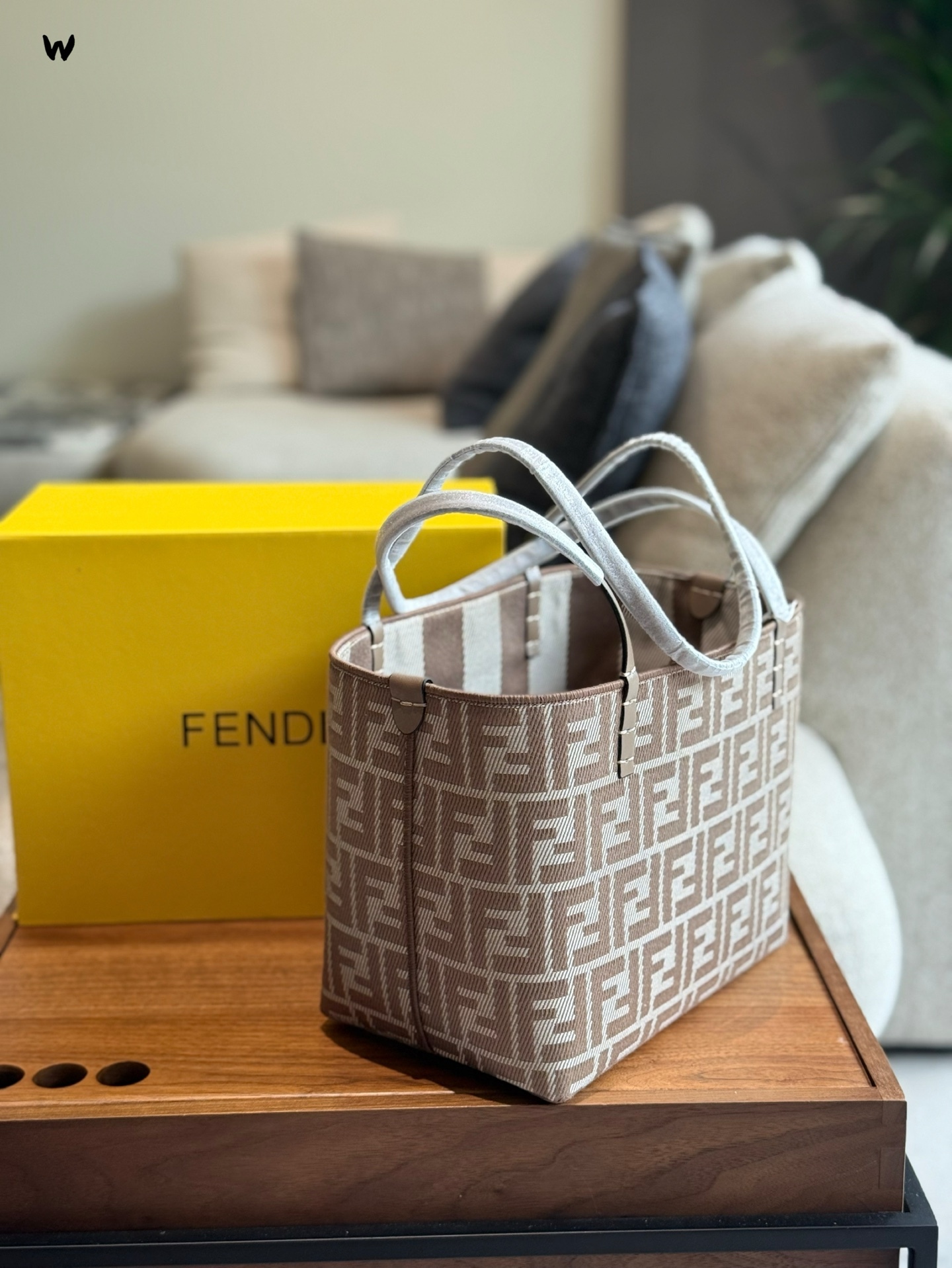 【FENDI公式旗艦店】フェンディ 両面トートバッグ