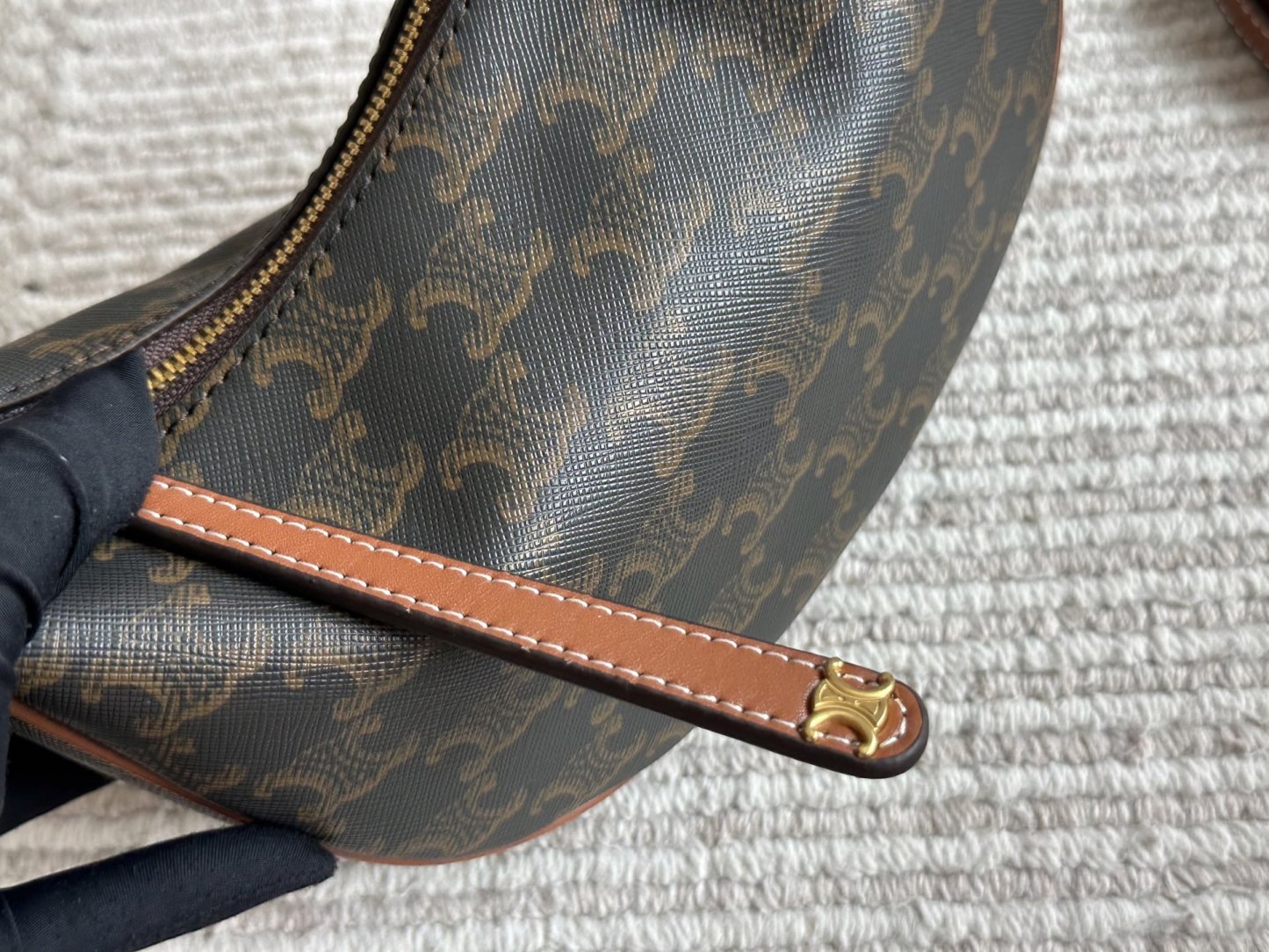 【CELINE公式旗艦店】セリーヌ 新作わきバッグ 3色