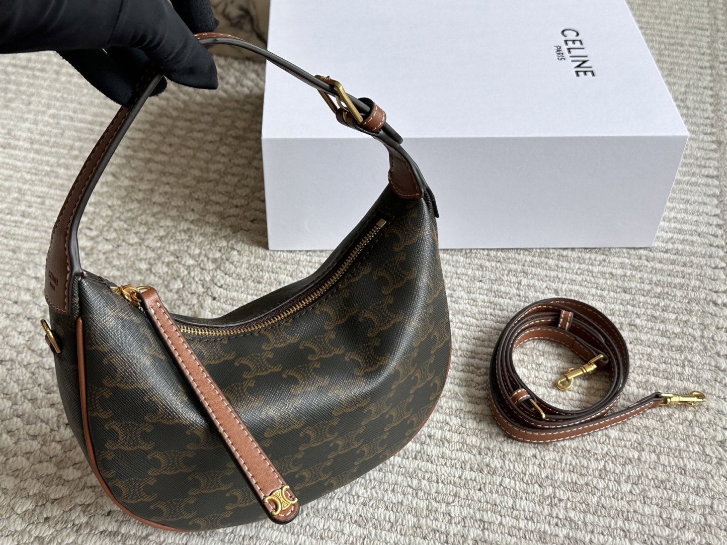 【CELINE公式旗艦店】セリーヌ 新作わきバッグ 3色