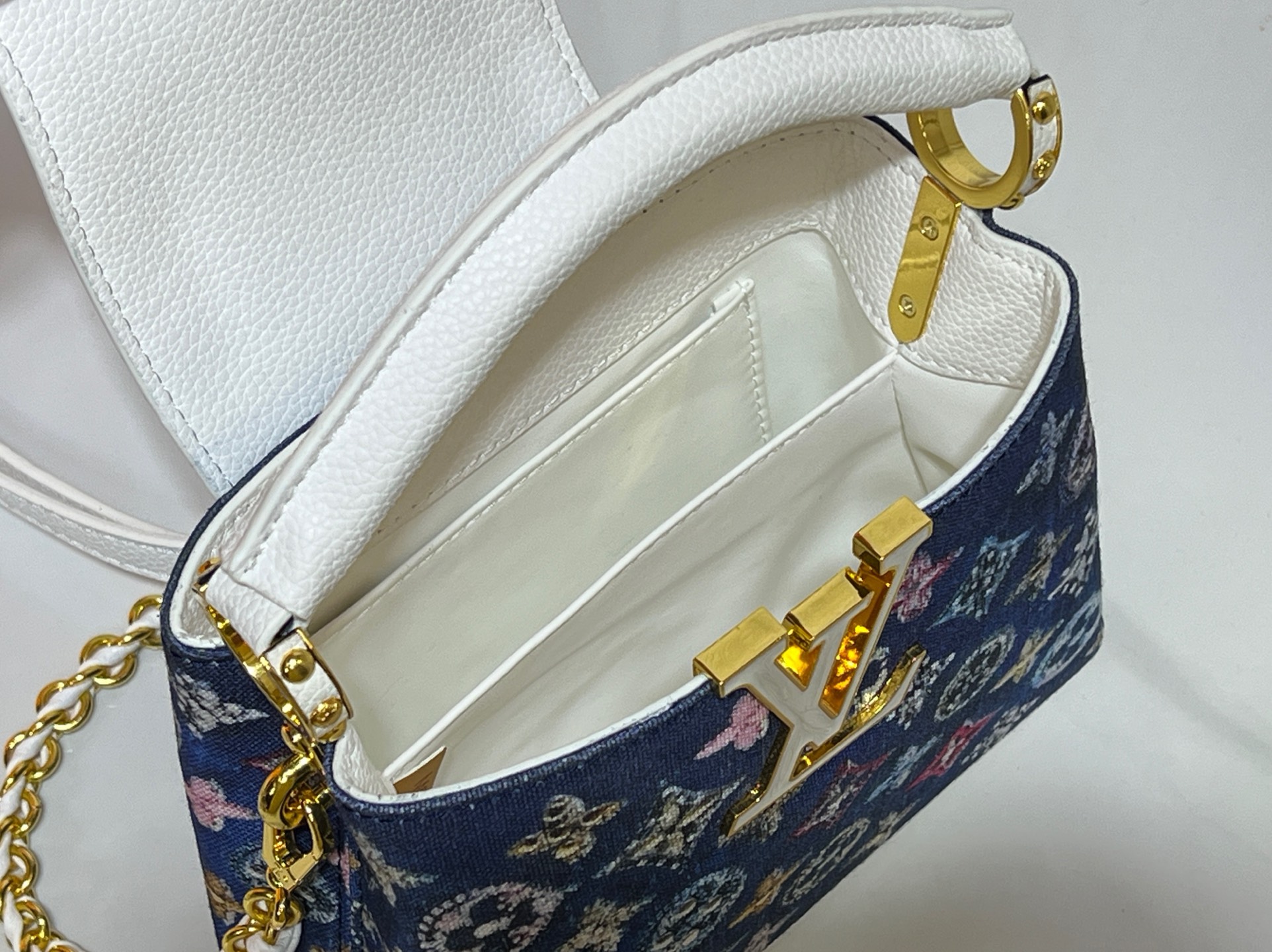 LOUIS VUITTON（ルイヴィトン）CAPUCINES M59939 M94519