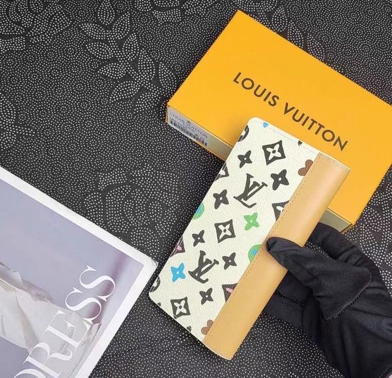 LOUIS VUITTON（ルイヴィトン）Brazza 財布 M83335