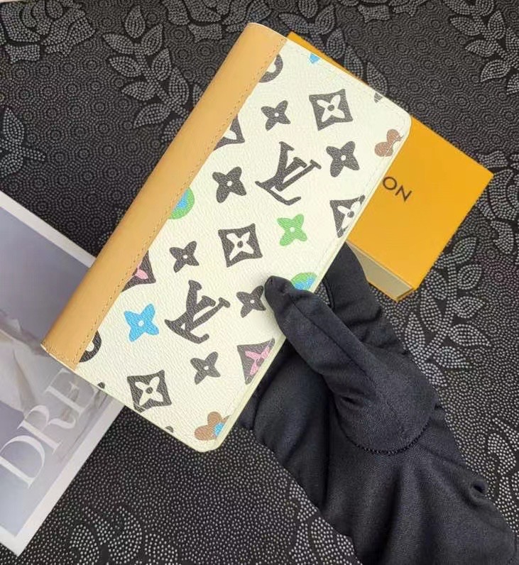 LOUIS VUITTON（ルイヴィトン）Brazza 財布 M83335