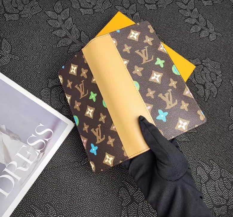 LOUIS VUITTON（ルイヴィトン）Brazza 財布 M83335