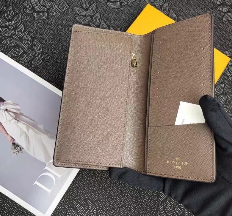 LOUIS VUITTON（ルイヴィトン）Brazza 財布 M83335