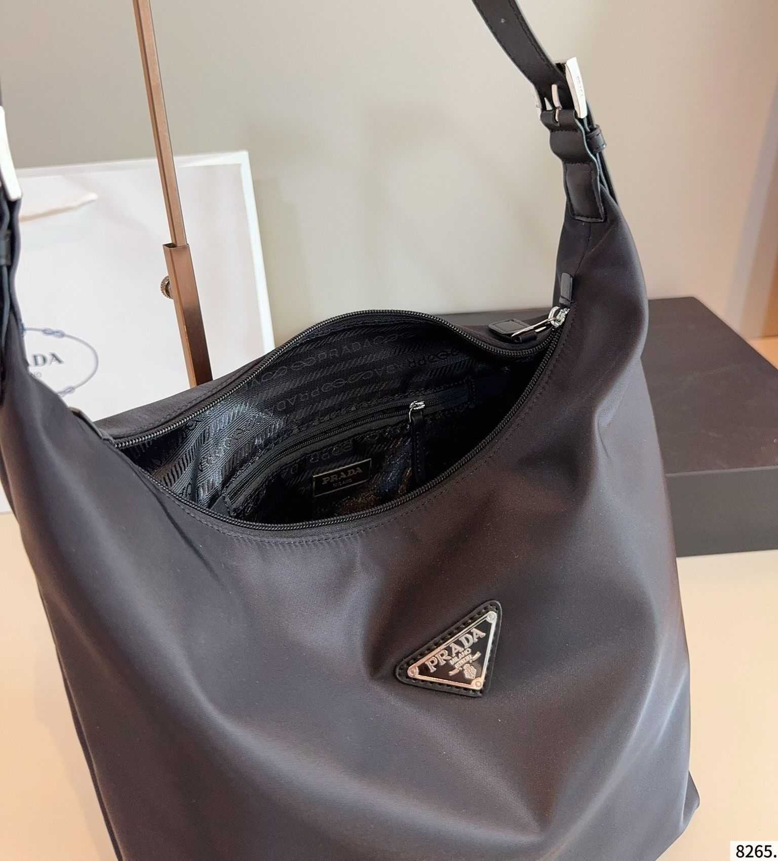 大人気定番商品★PRADA プラダ 新型ハンドバッグ