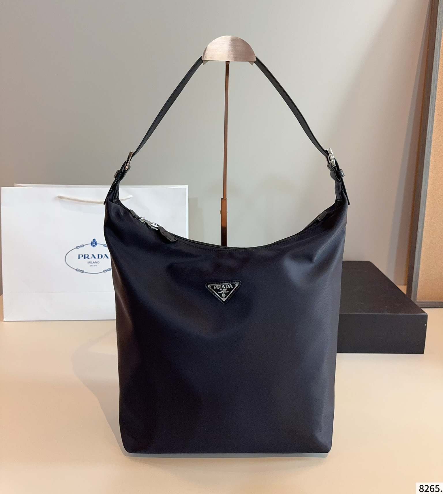 大人気定番商品★PRADA プラダ 新型ハンドバッグ