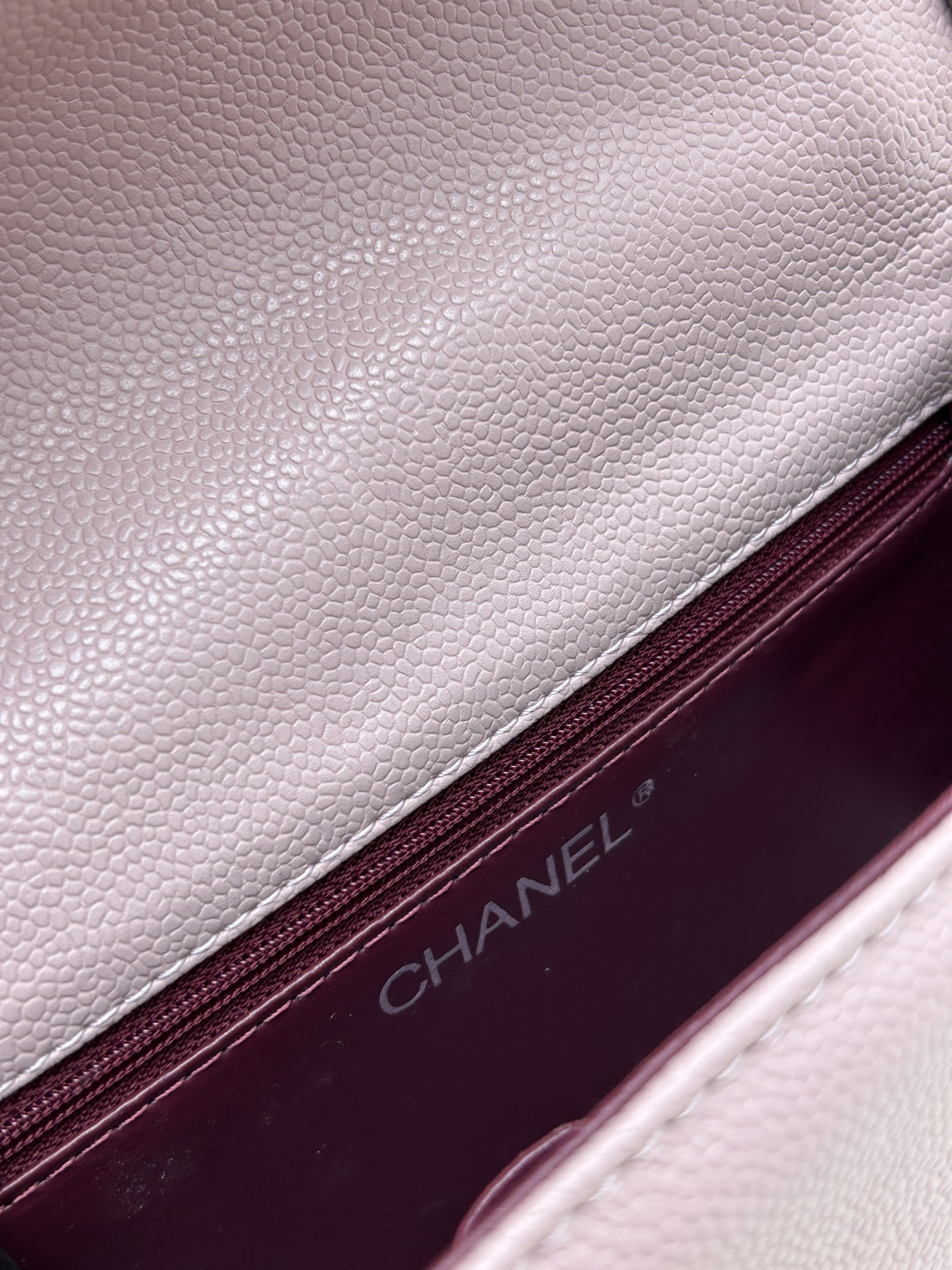 【CHANEL公式旗艦店】シャネル Leboy クロスボディバッグ