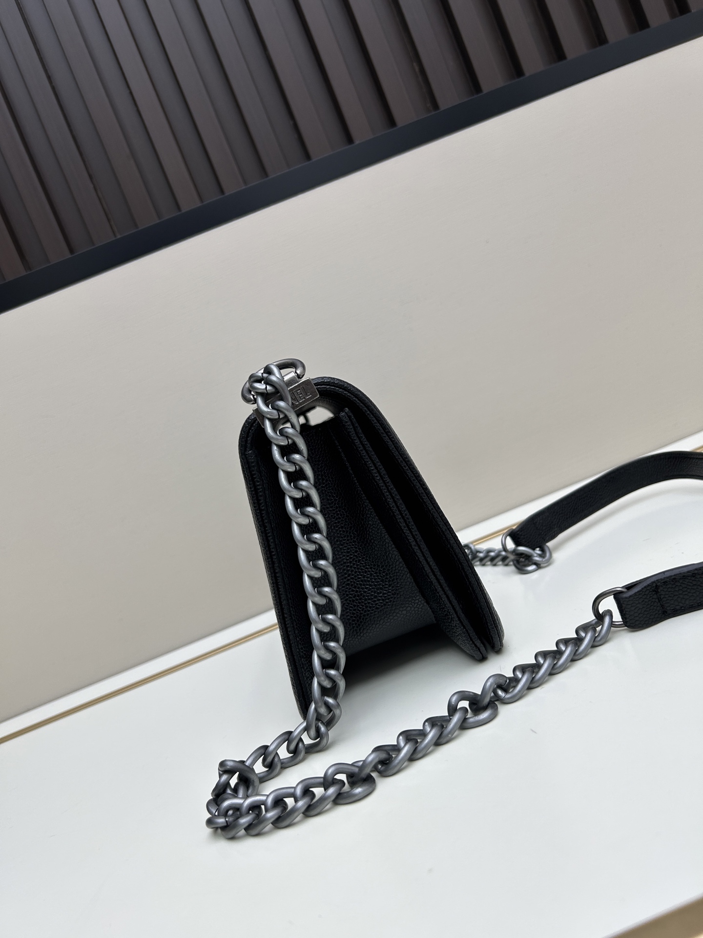 【CHANEL公式旗艦店】シャネル Leboy クロスボディバッグ