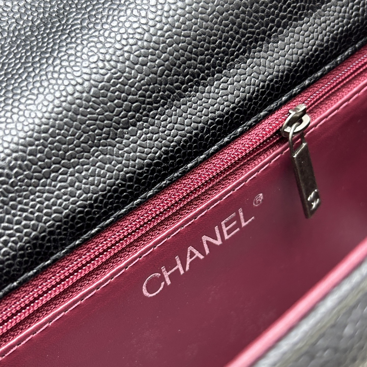 【CHANEL公式旗艦店】シャネル Leboy クロスボディバッグ