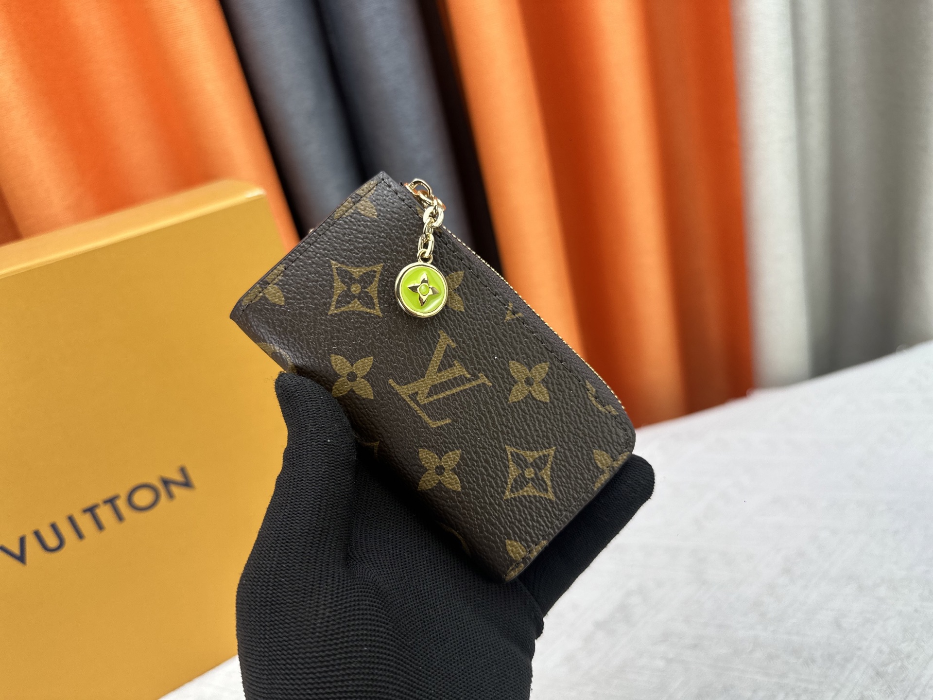 LOUIS VUITTON（ルイヴィトン）Noa 財布 M14529