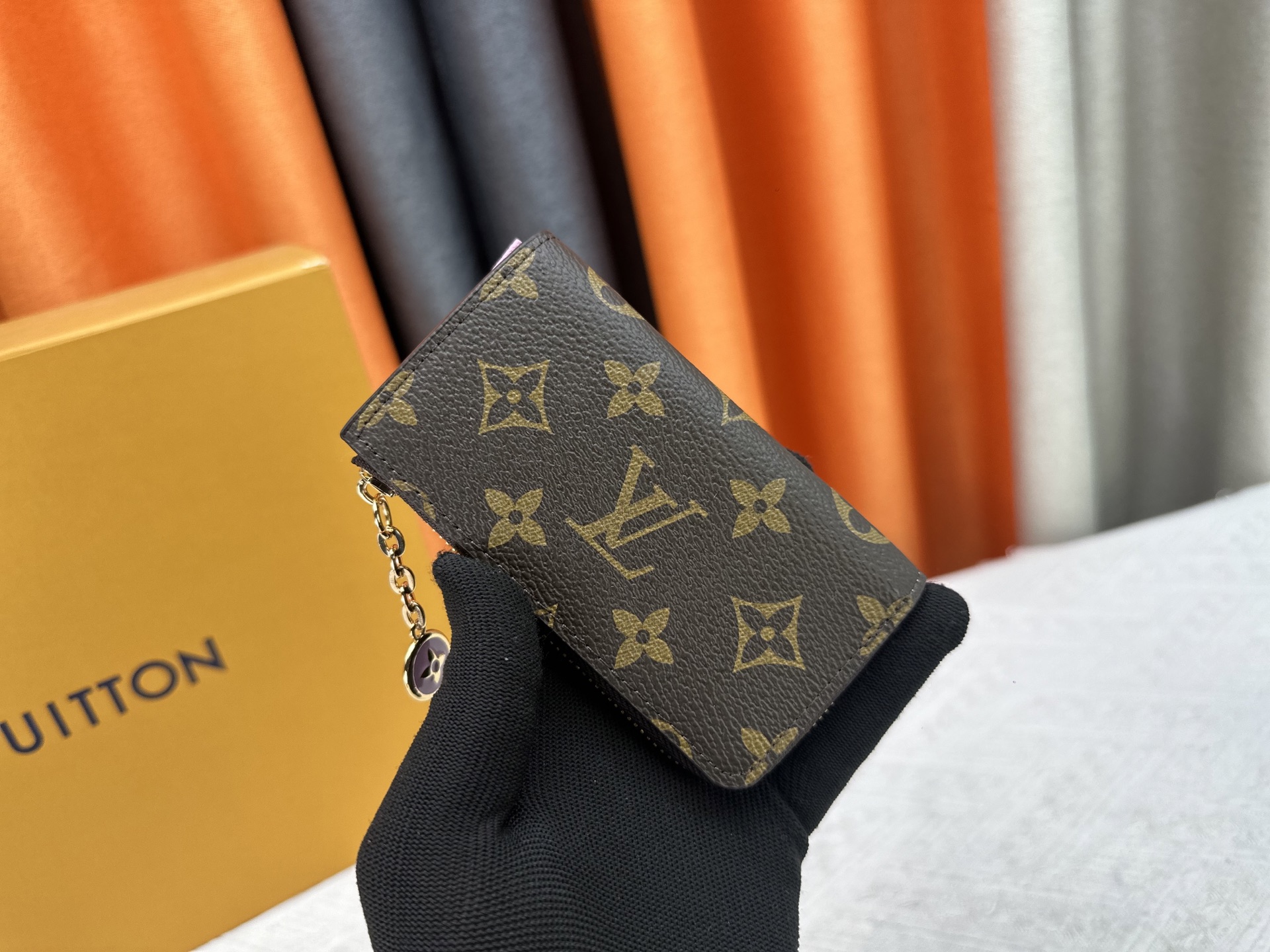 LOUIS VUITTON（ルイヴィトン）Noa 財布 M14529