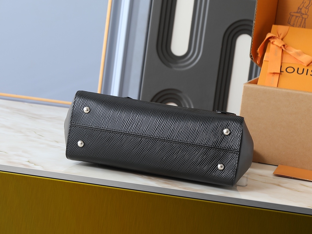 LOUIS VUITTON（ルイヴィトン）Cluny MINIバッグ M58931 M58925