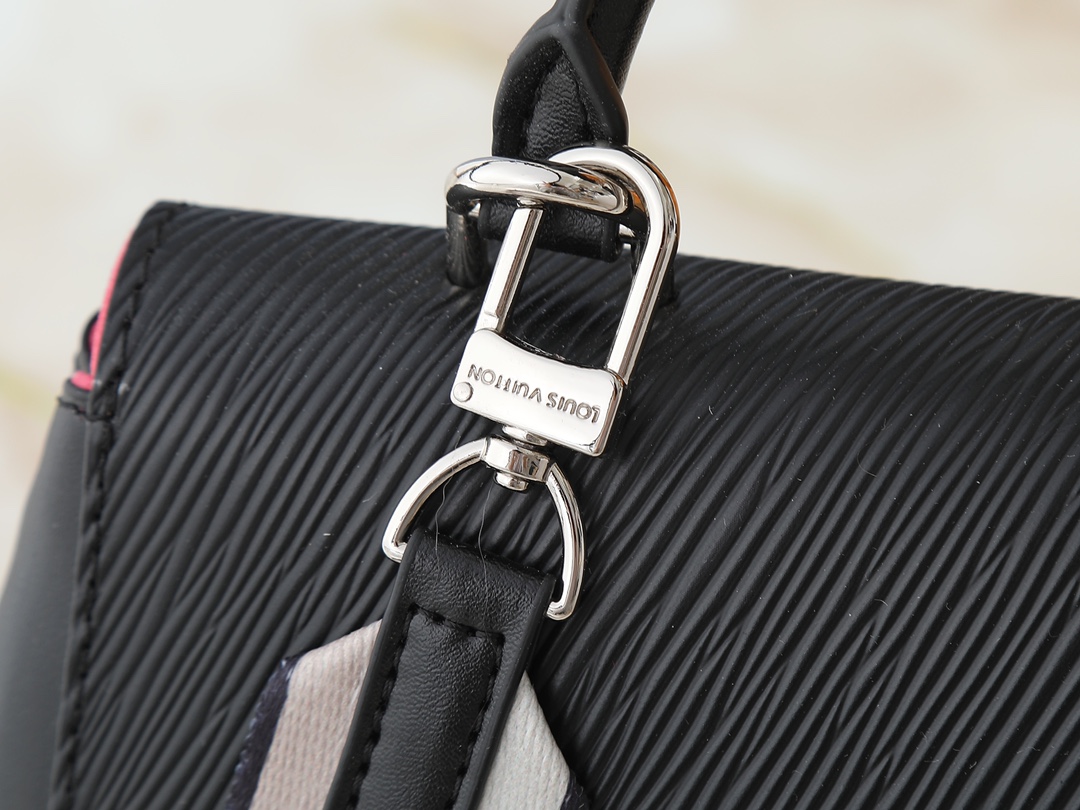 LOUIS VUITTON（ルイヴィトン）Cluny MINIバッグ M58931 M58925