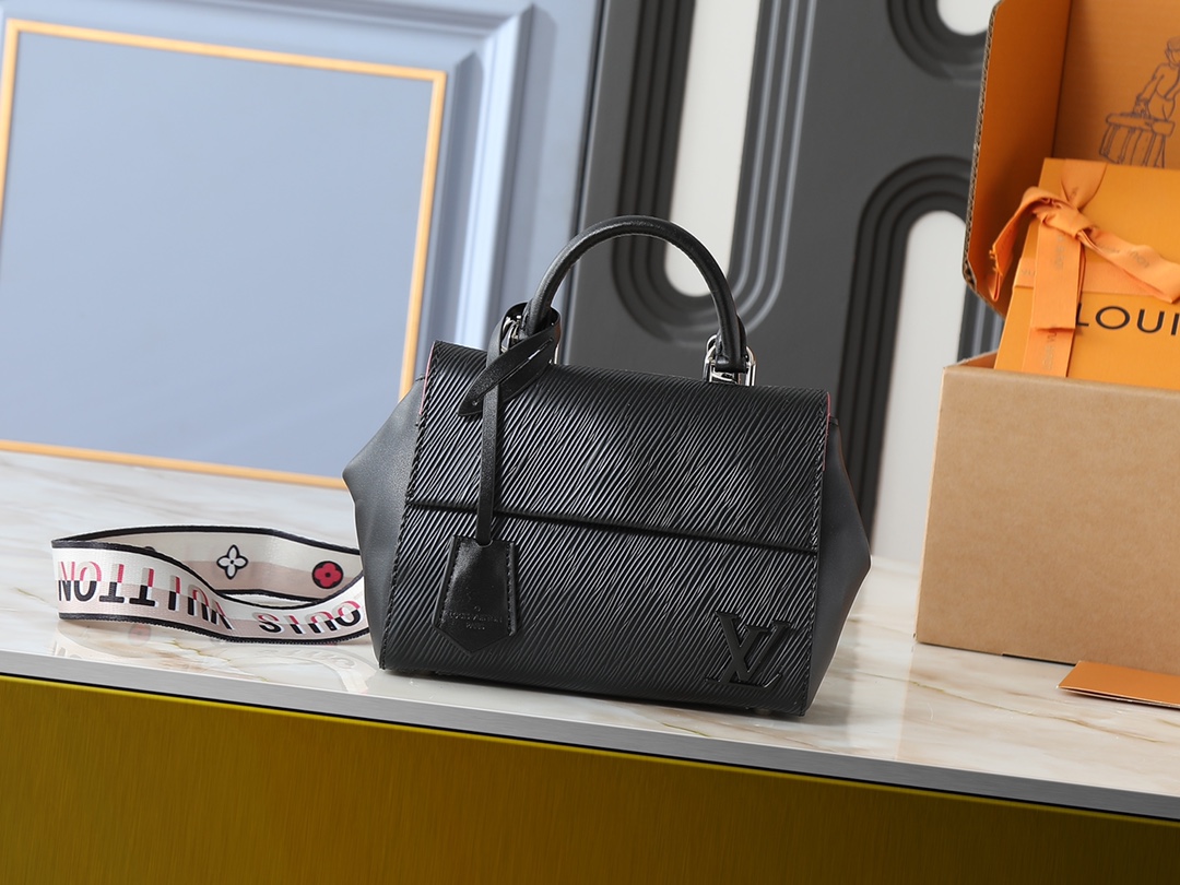 LOUIS VUITTON（ルイヴィトン）Cluny MINIバッグ M58931 M58925