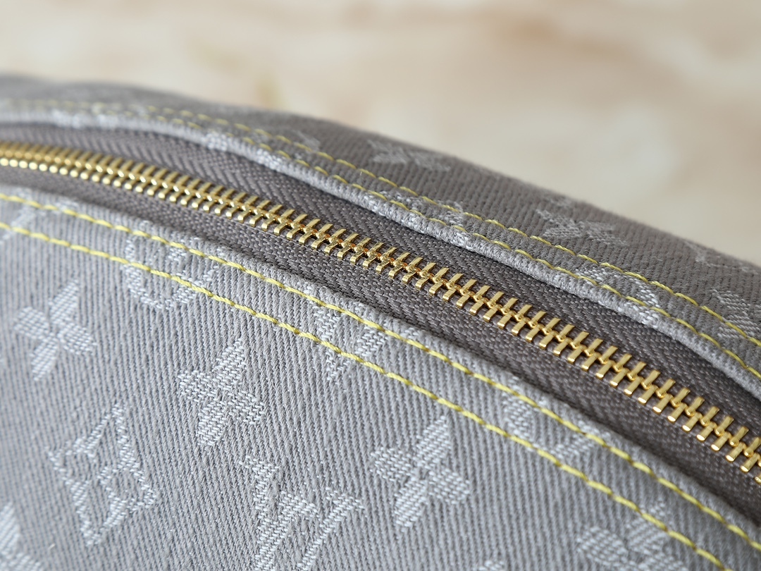 LOUIS VUITTON ルイヴィトン DENIM 化粧ポーチ M24317