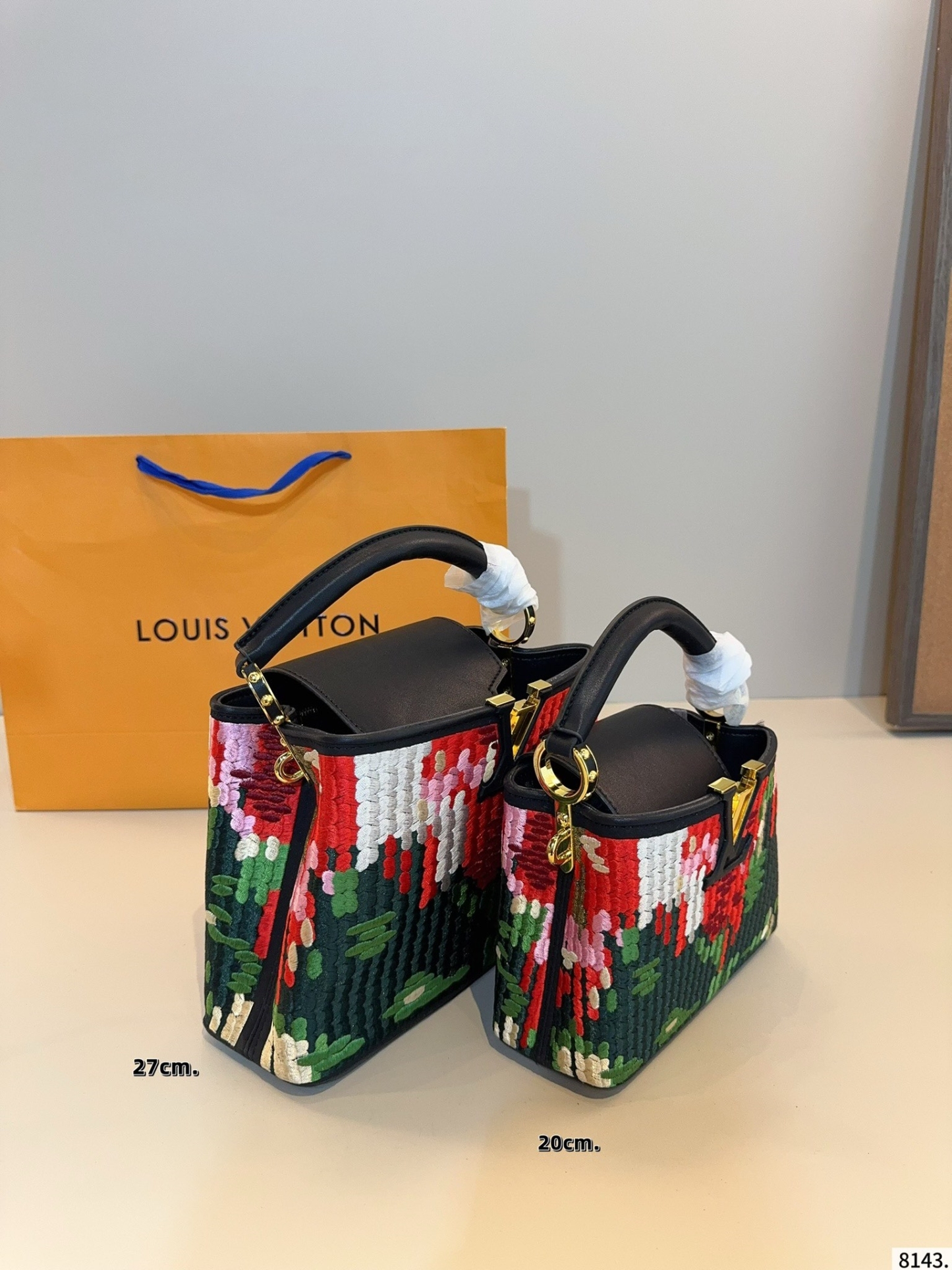 LOUIS VUITTON ルイヴィトン Capucines bb ハンドバッグ