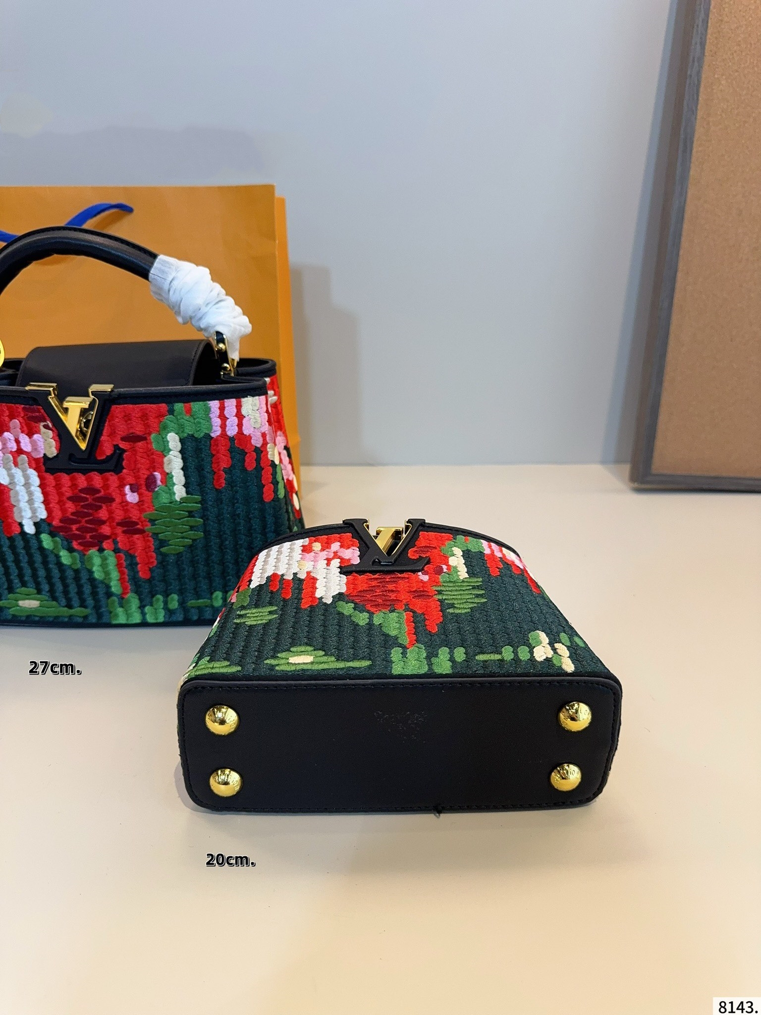 LOUIS VUITTON ルイヴィトン Capucines bb ハンドバッグ