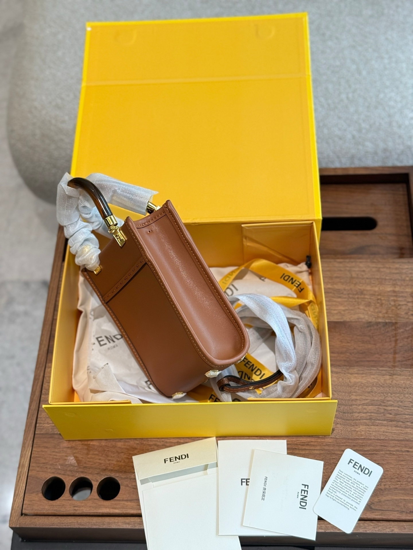 【FENDI公式旗艦店】フェンディ MINI TOTE クロスボディバッグ