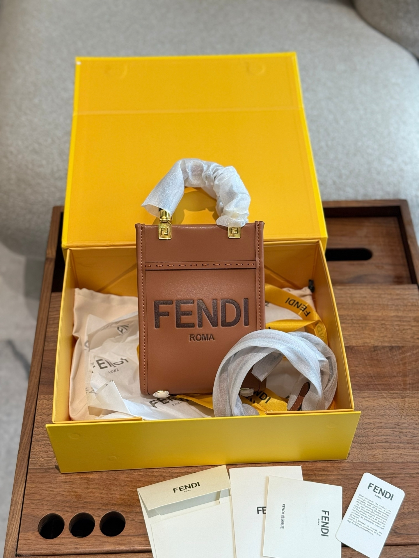 【FENDI公式旗艦店】フェンディ MINI TOTE クロスボディバッグ