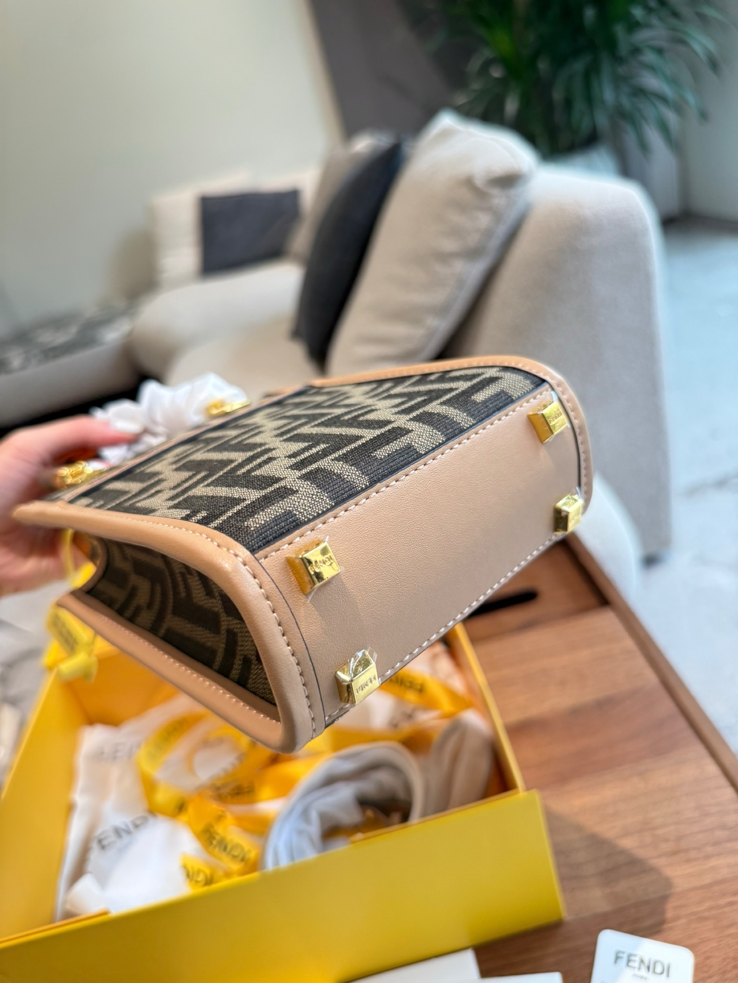 【FENDI公式旗艦店】フェンディ mini Sunshine クロスボディバッグ