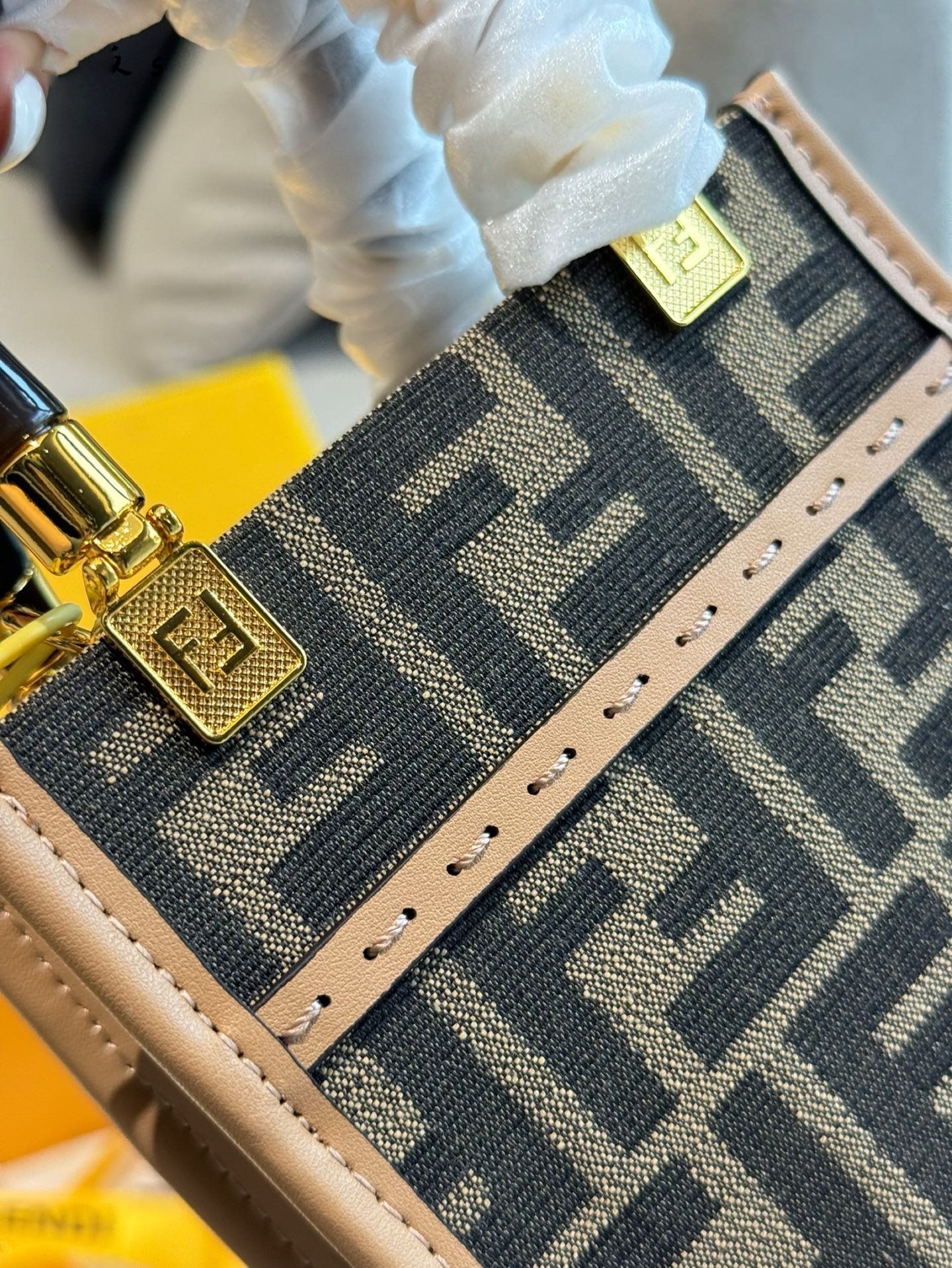 【FENDI公式旗艦店】フェンディ mini Sunshine クロスボディバッグ